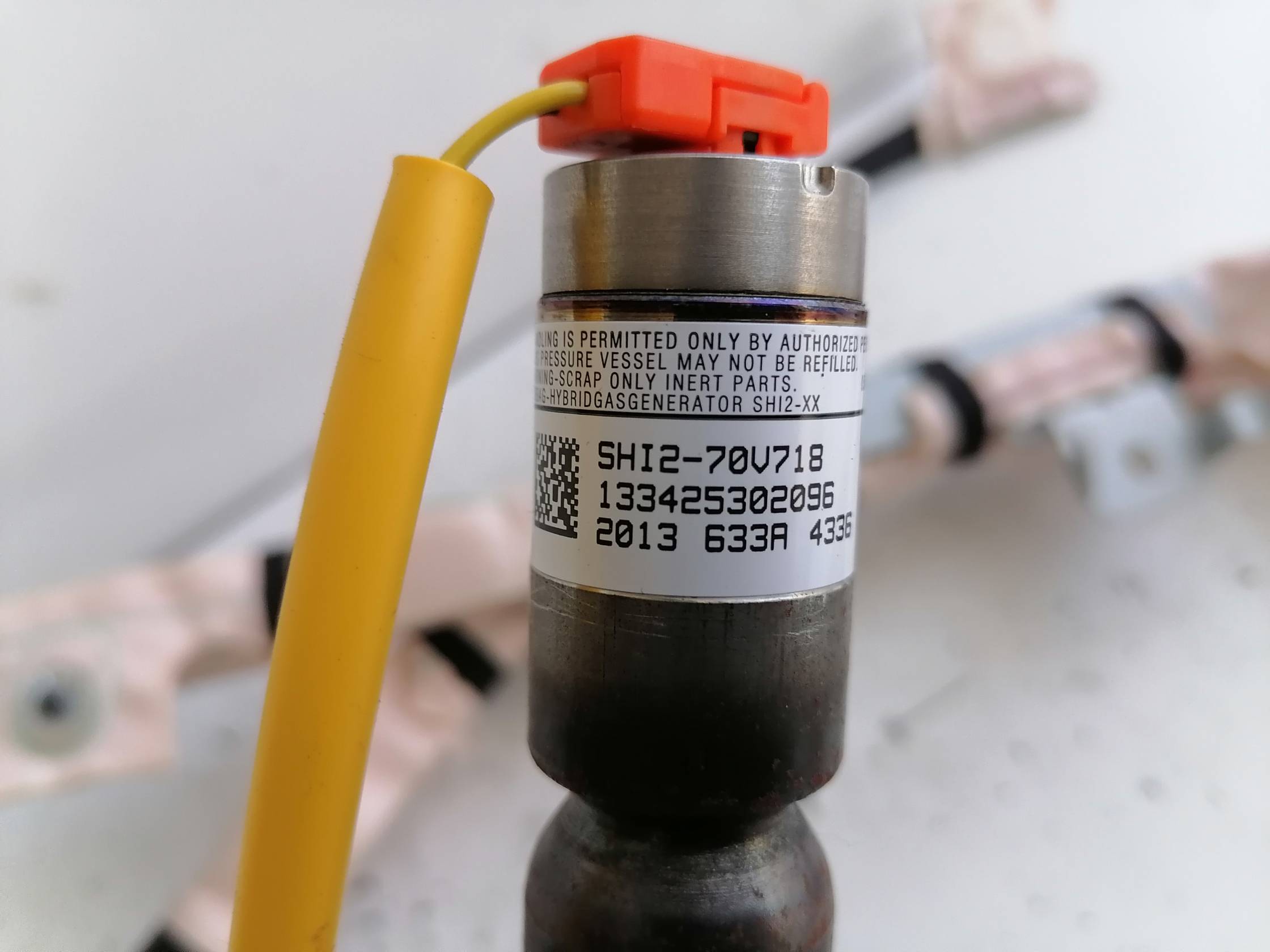 Dispositivo airbag a tendina sx.