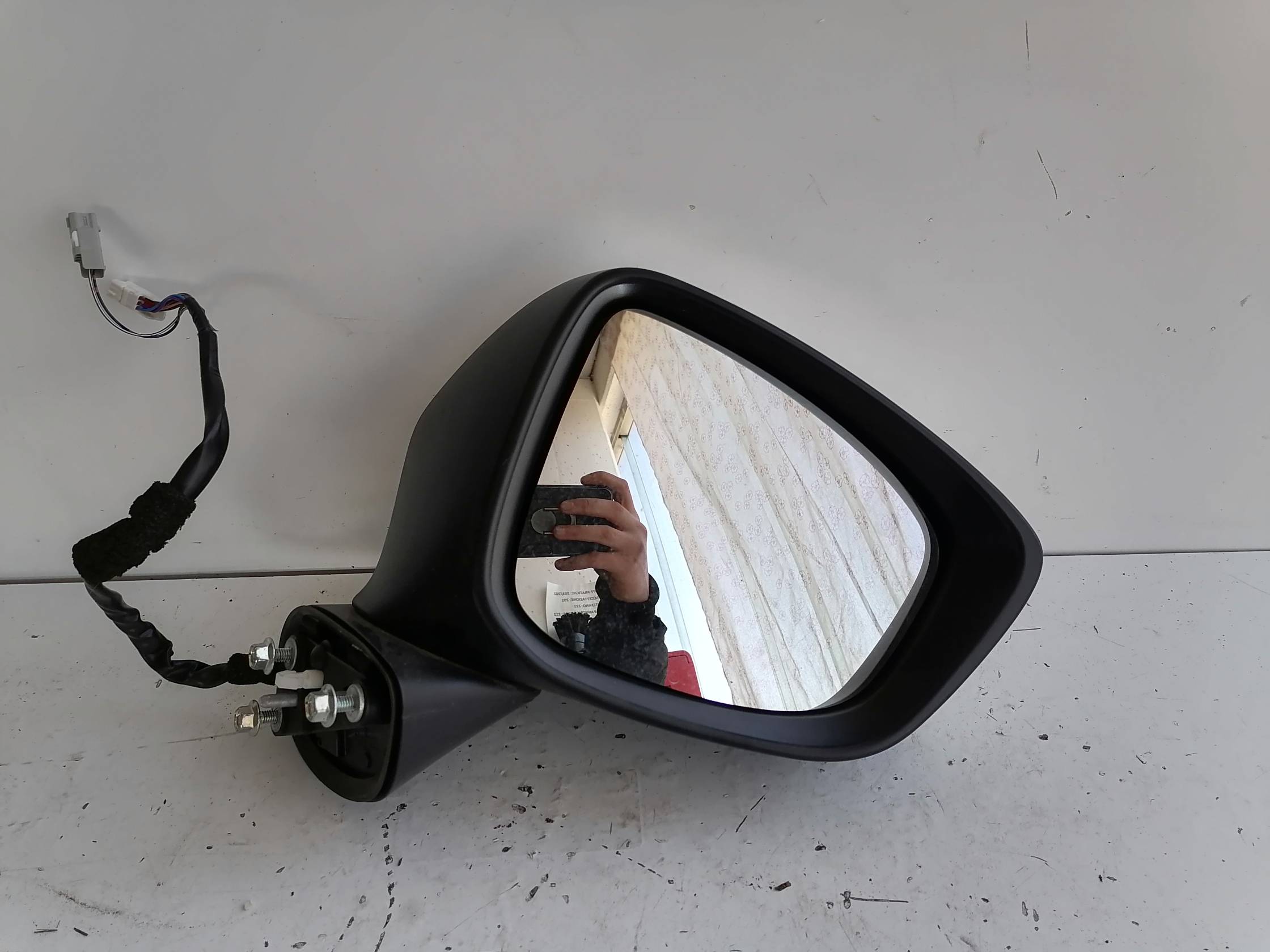 Retrovisore est. regolaz. elettr. dx.