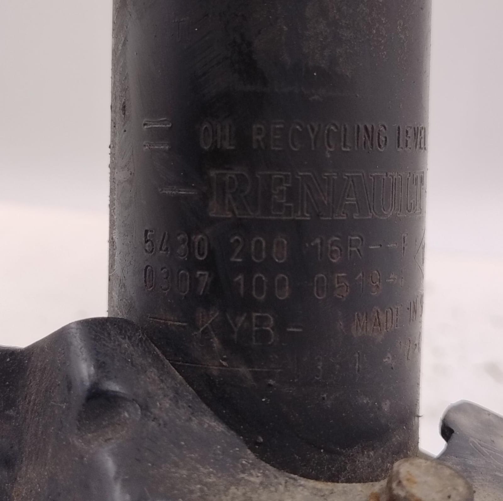 Ammortizzatore anteriore sinistro