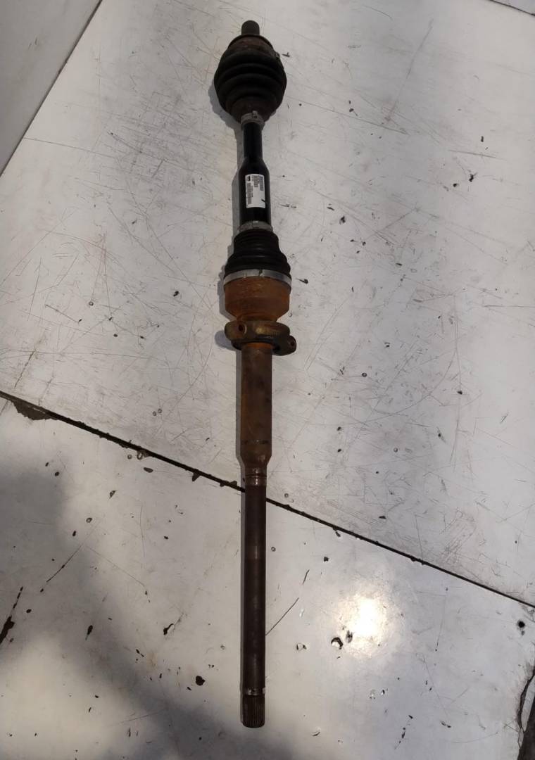 Semiasse anteriore destro