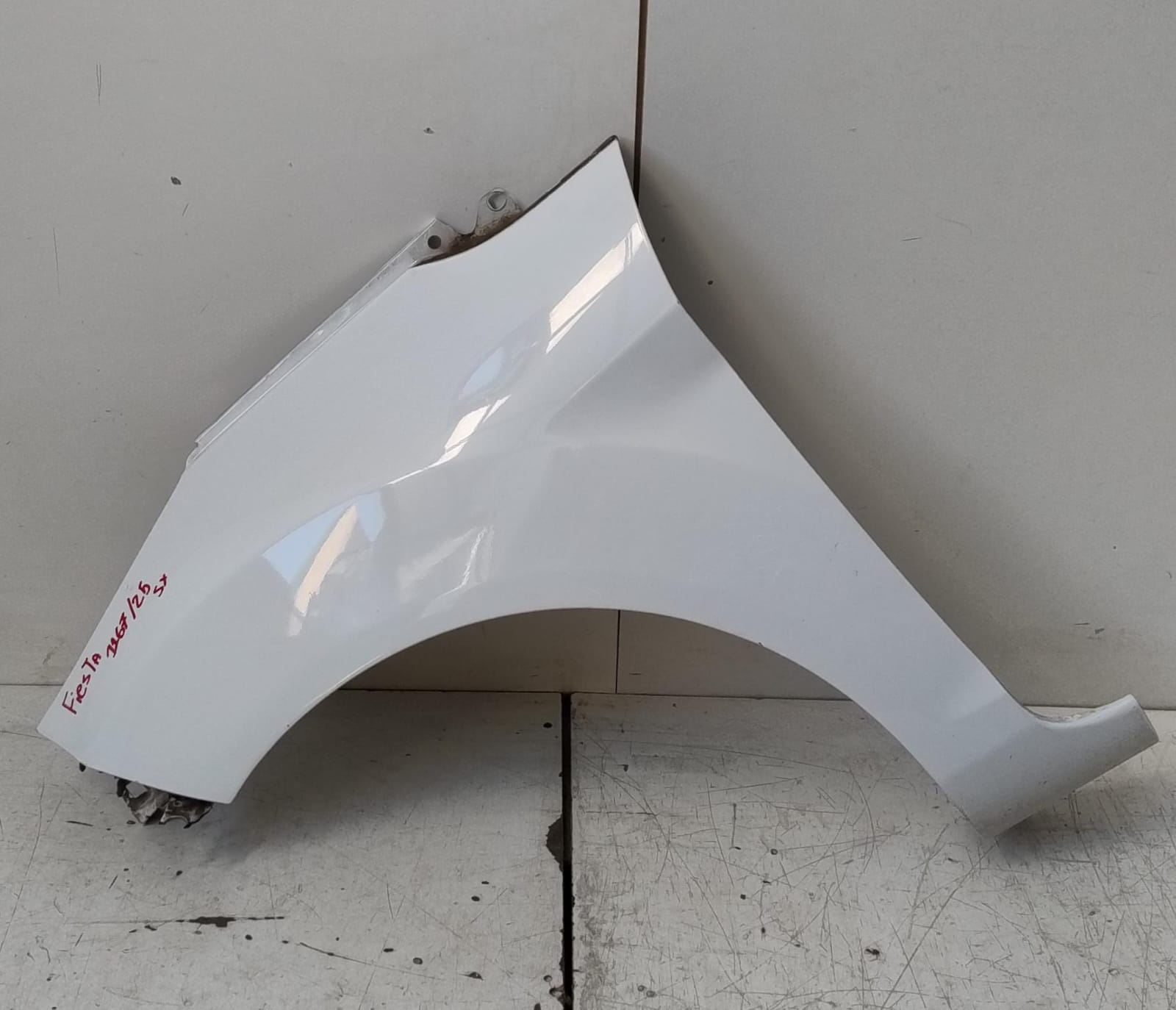 Parafango ant. sx.
