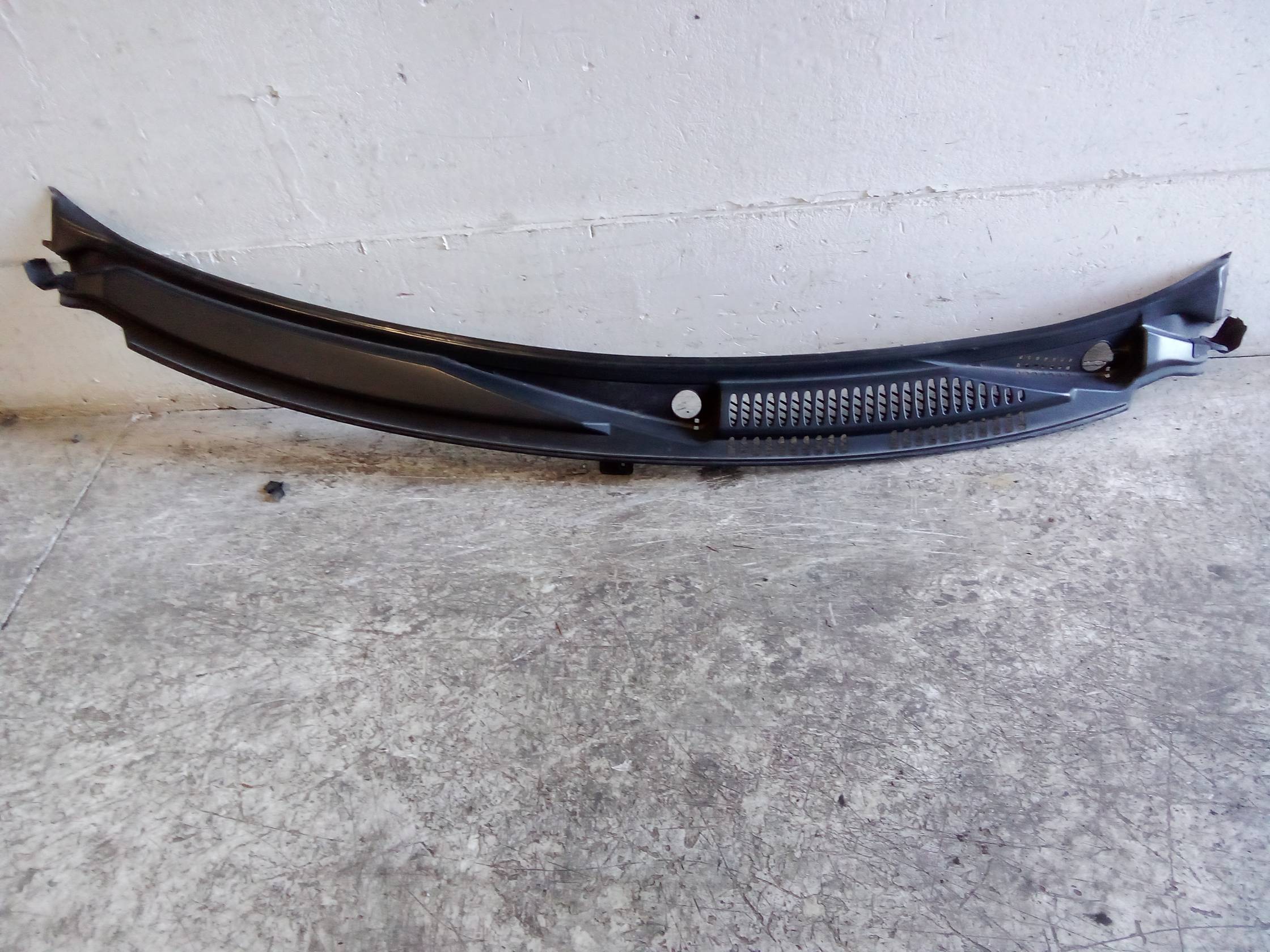 Griglia centr. sottoparabrezza