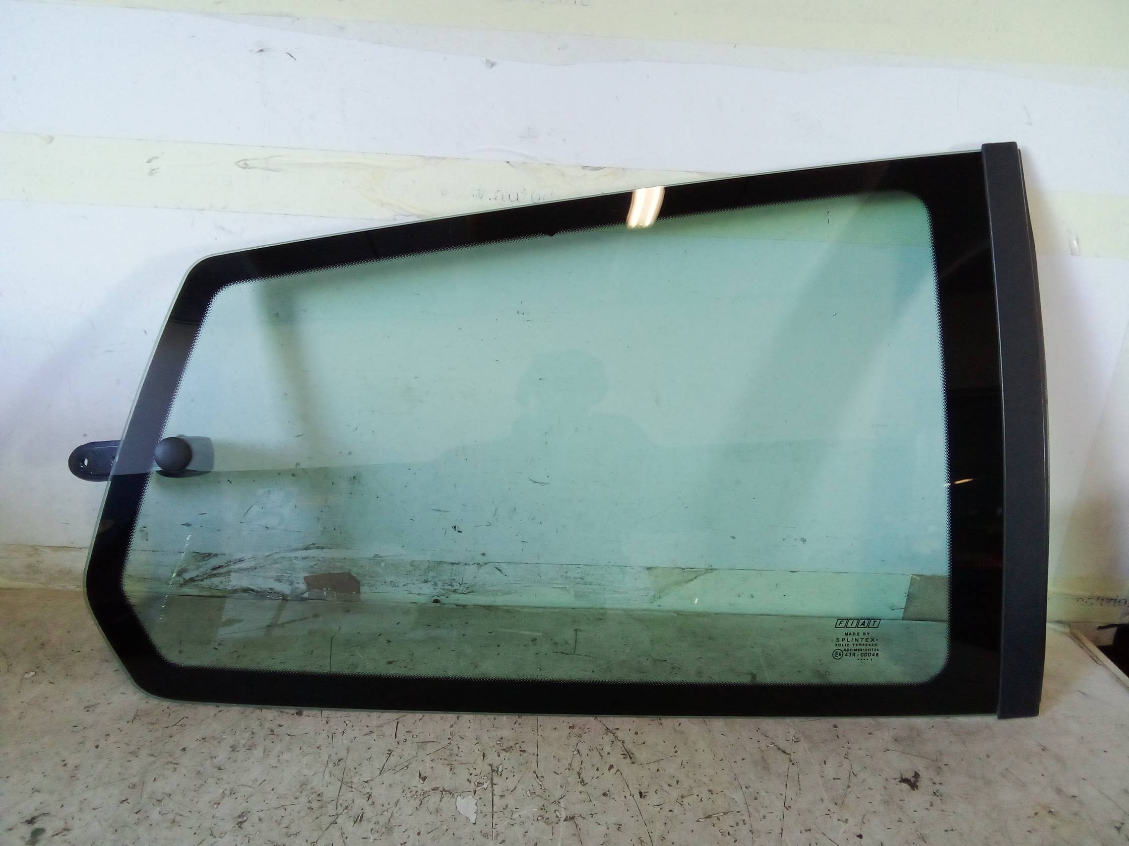 Fisso ant. parafango post. dx.