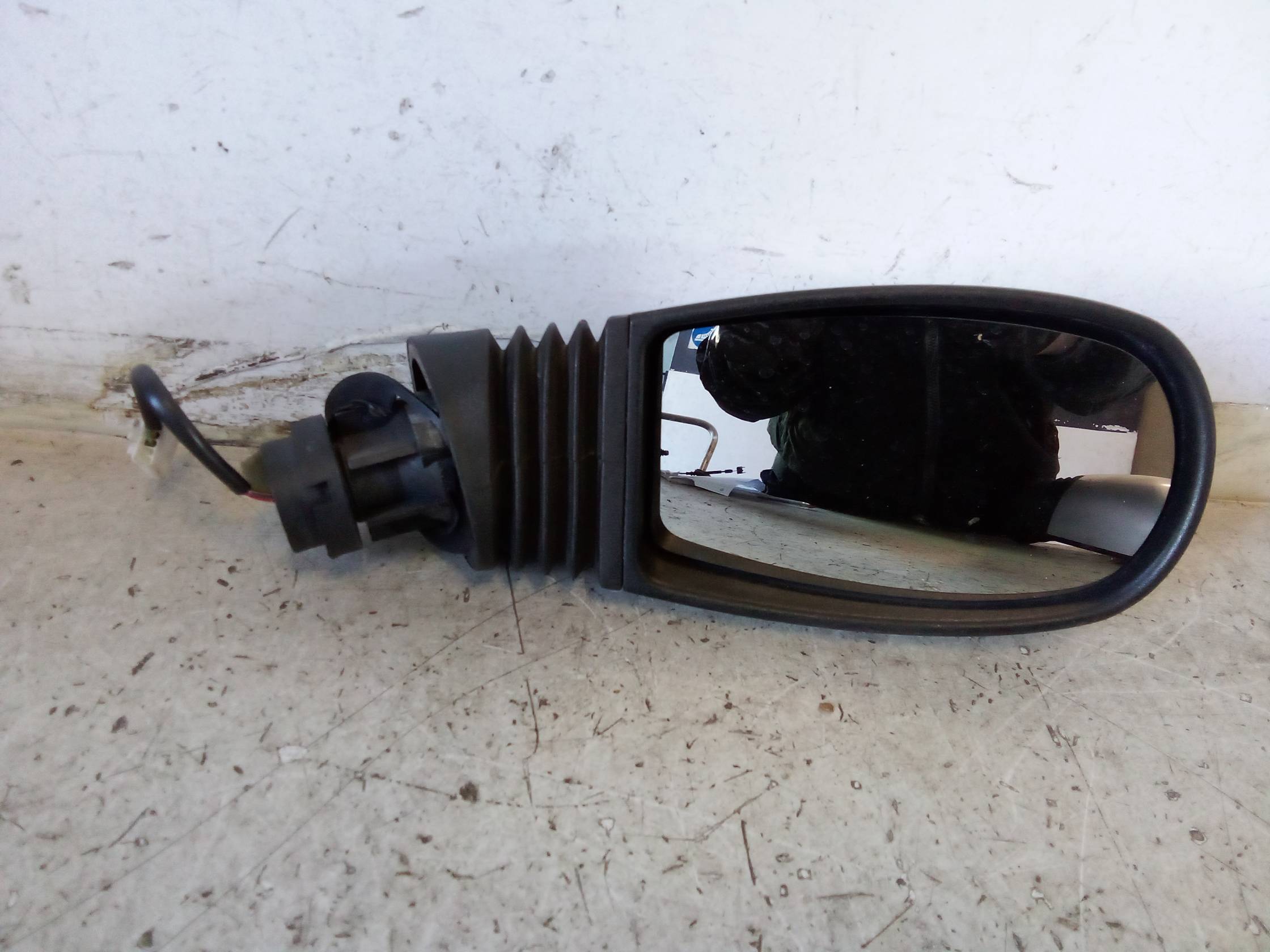 Retrovisore est. regolaz. elettr. dx.