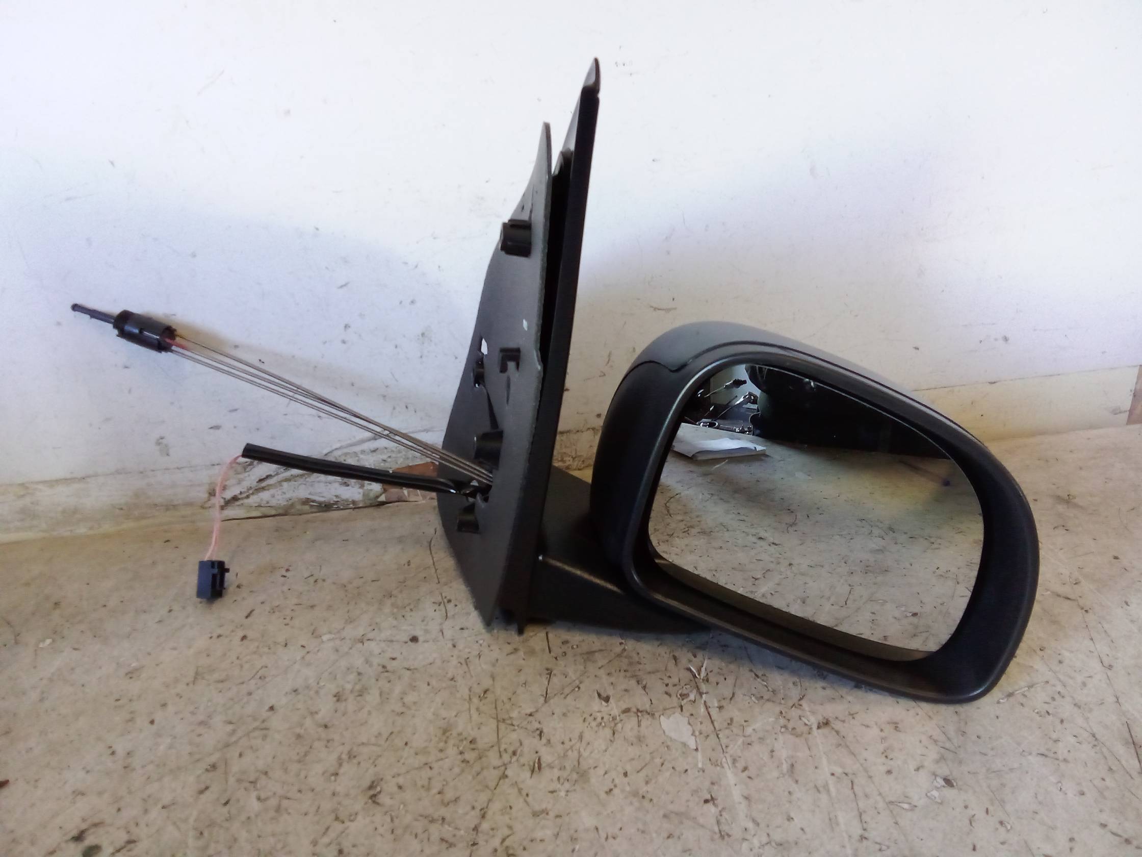 Retrovisore est. dx.