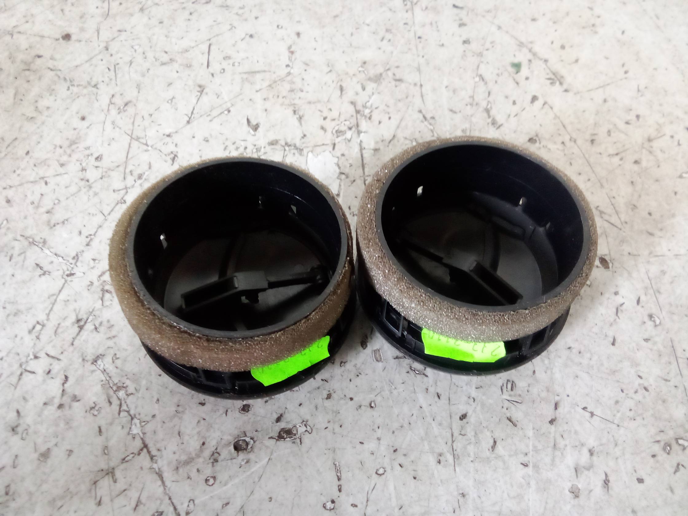 Bocchetta aria lat. cruscotto sx.