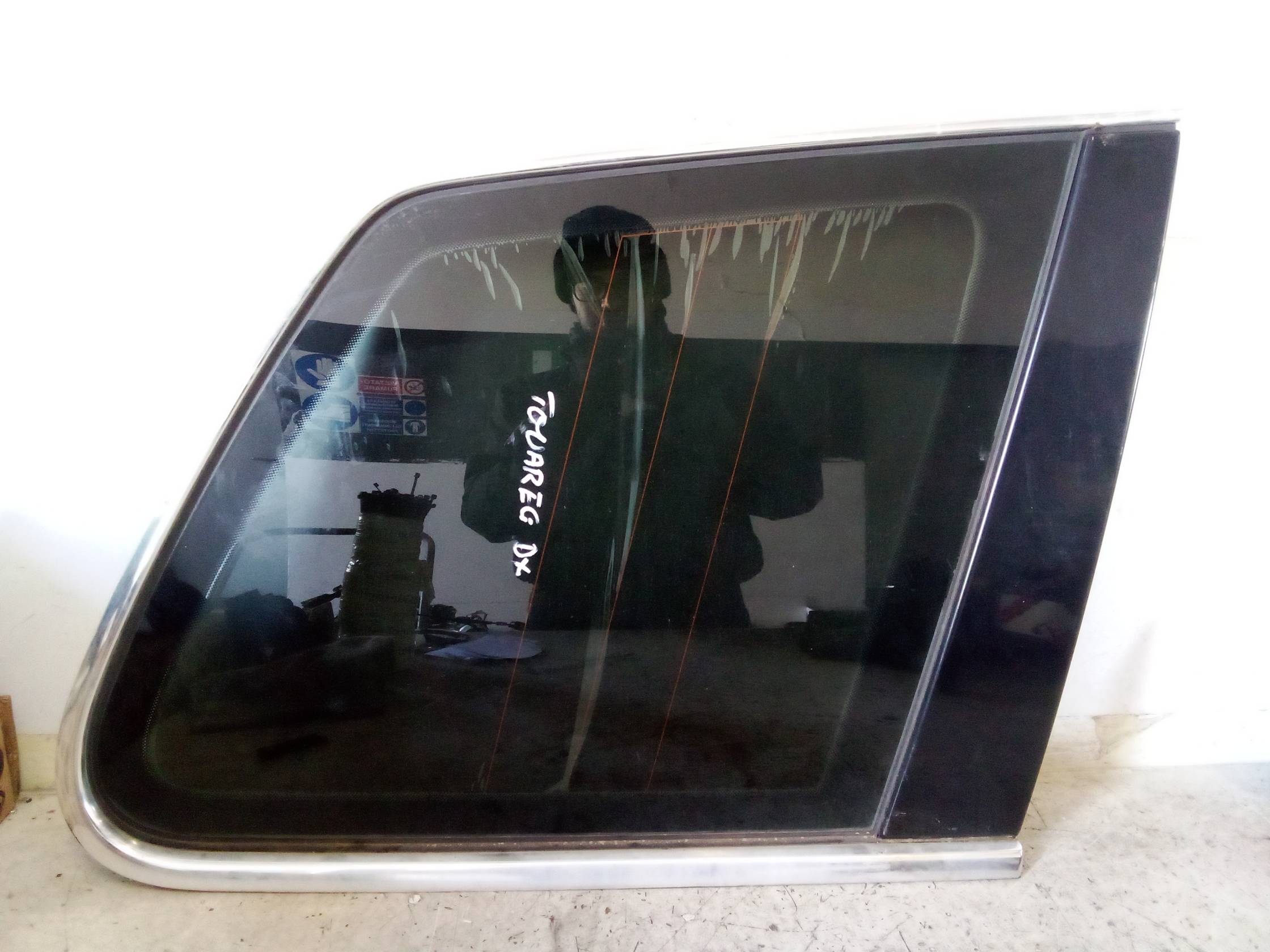 Fisso parafango post. dx.