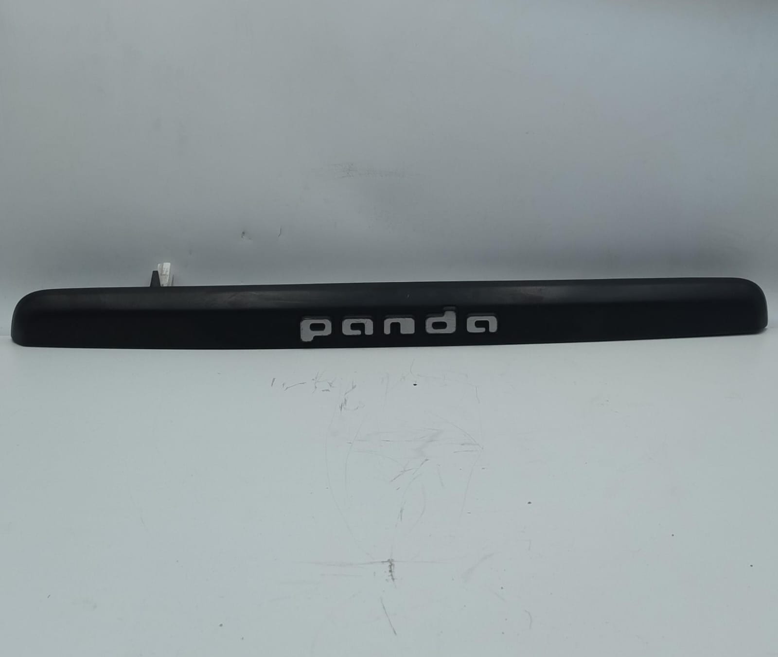 Modanatura apertura cofano posteriore Modanatura apertura cofano posteriore