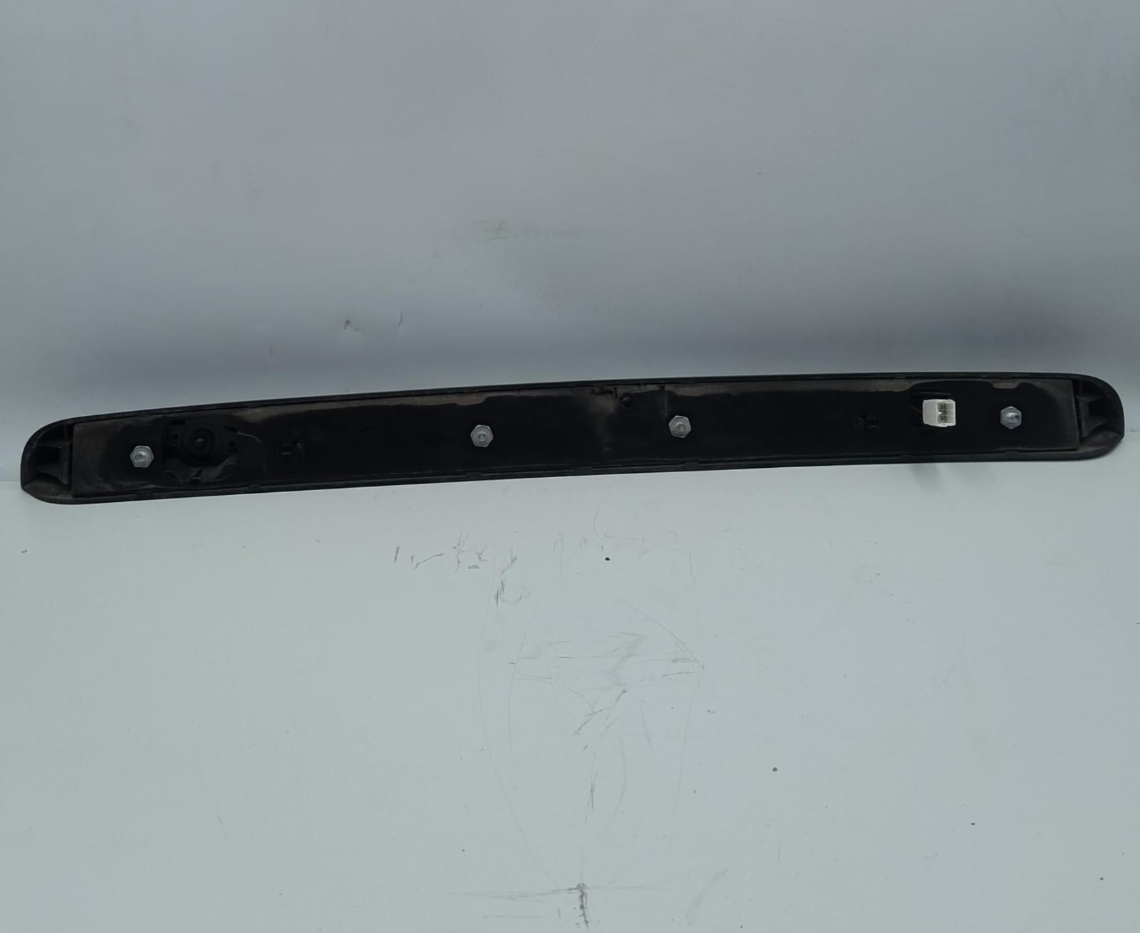 Modanatura apertura cofano posteriore Modanatura apertura cofano posteriore