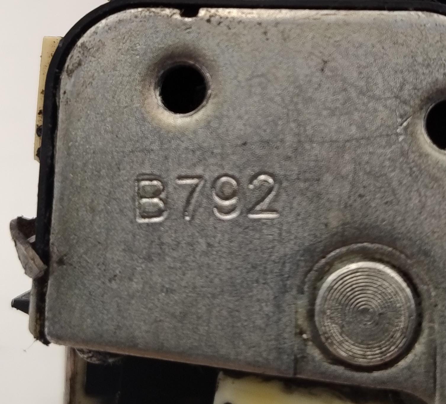 Serratura porta ant. sx.