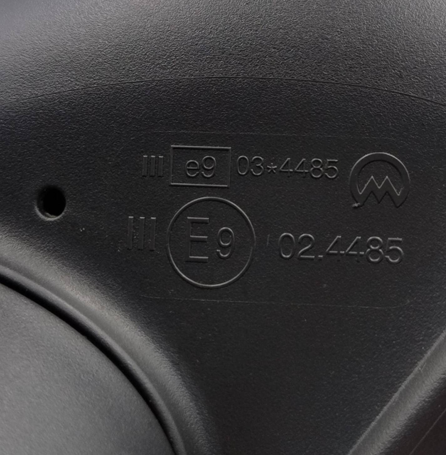 Specchietto retrovisore sx.