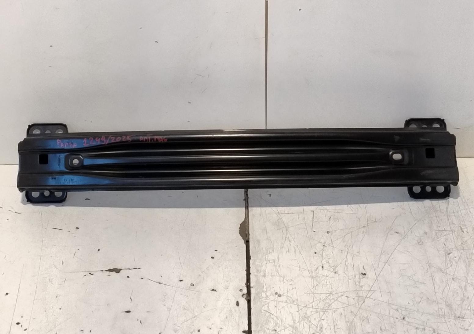 Traversa paraurti ant.