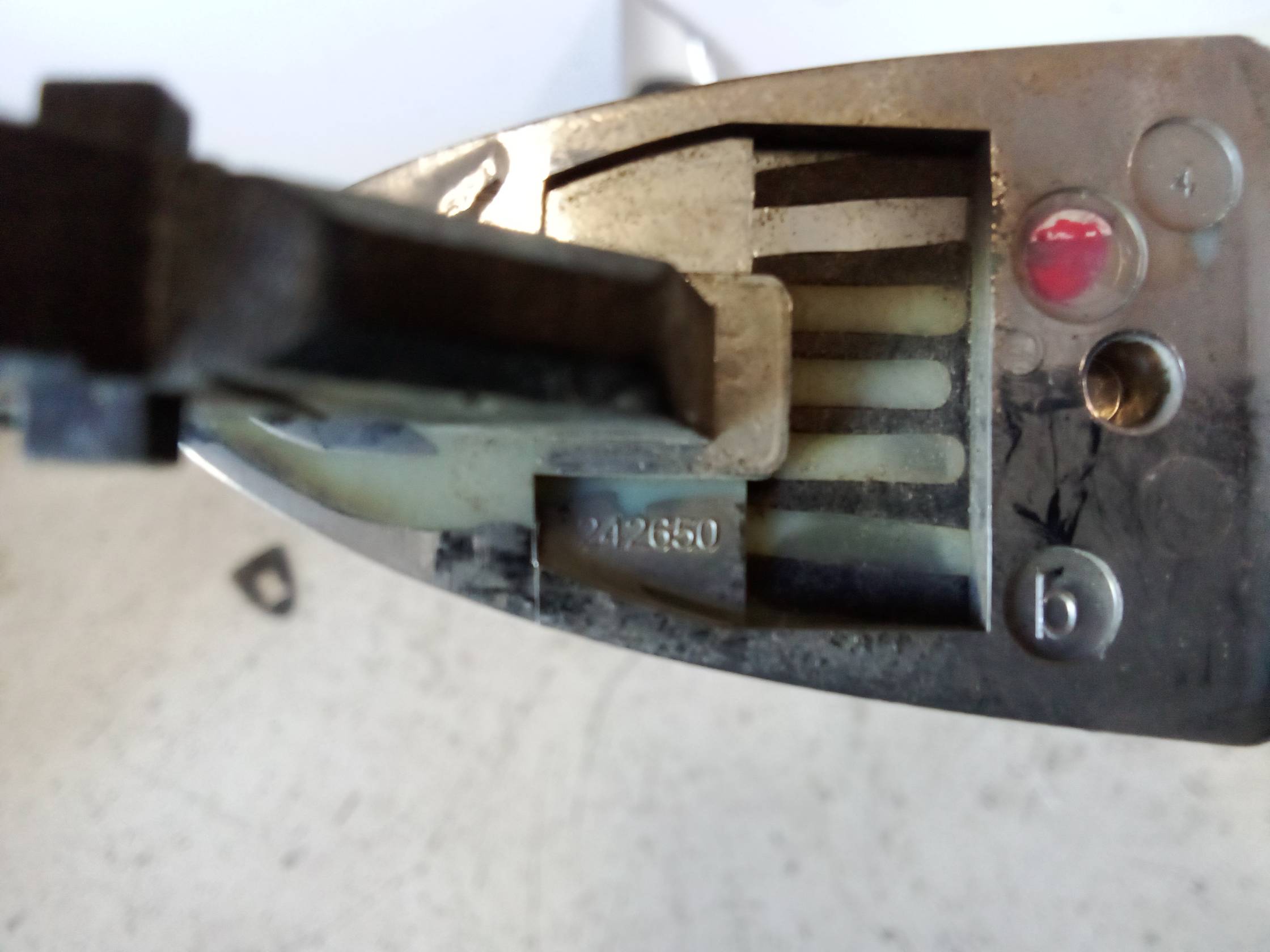 Maniglia porta ant. dx. Maniglia porta ant. dx.