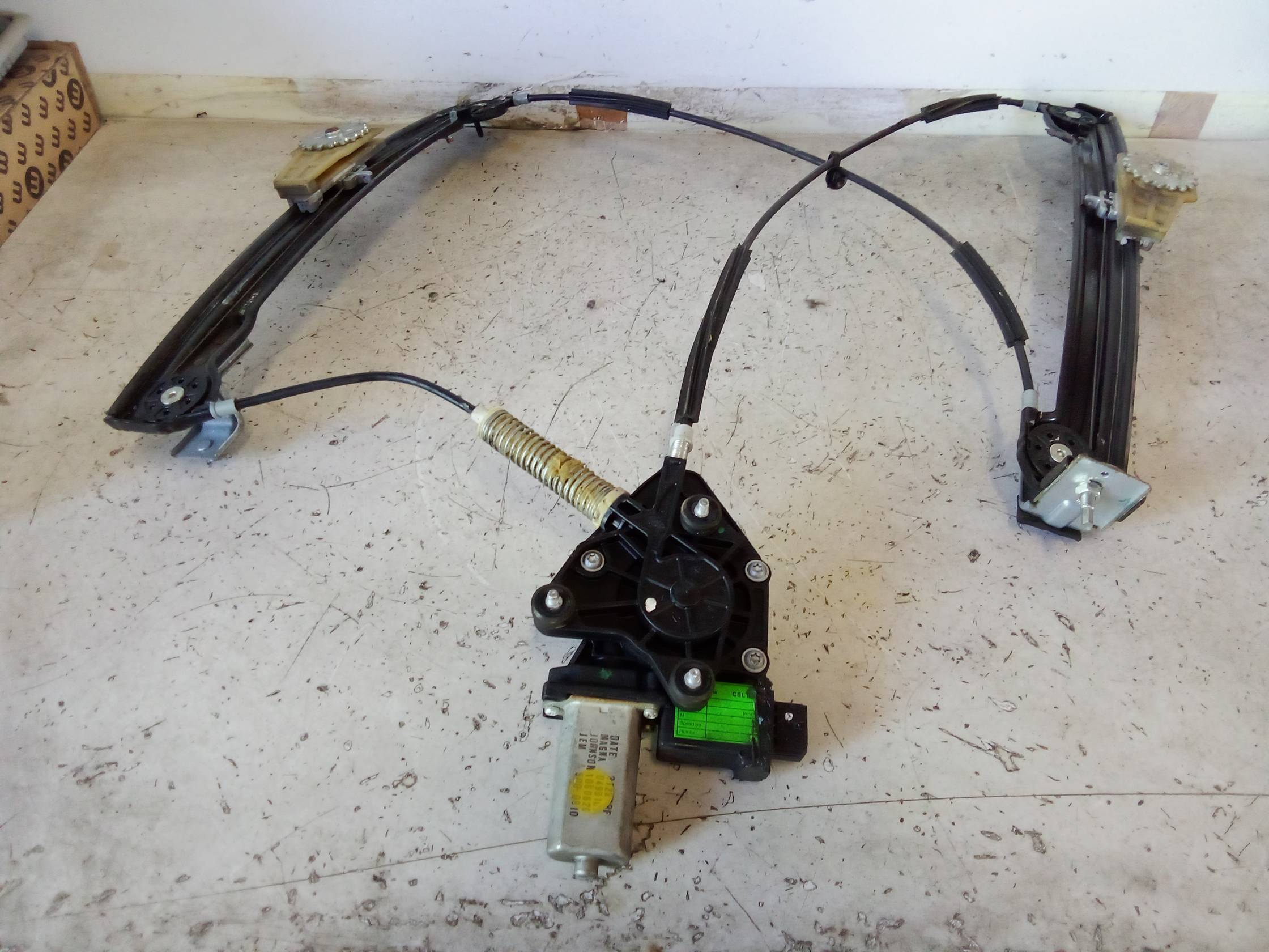 Alzacristallo elettr. porta ant. sx.