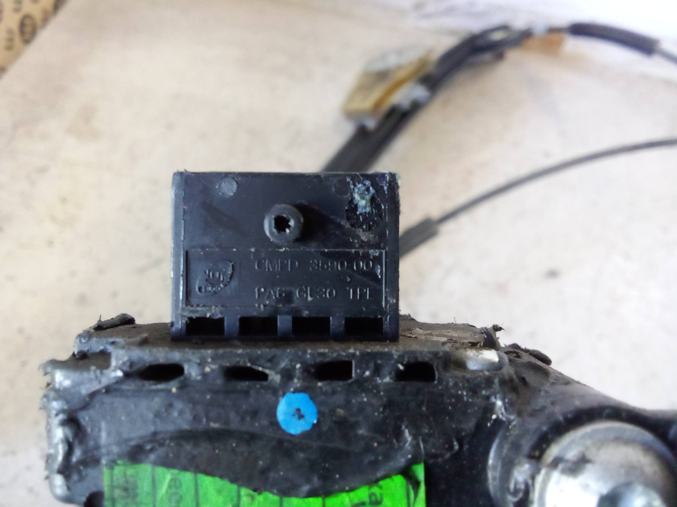 Alzacristallo elettr. porta ant. dx.