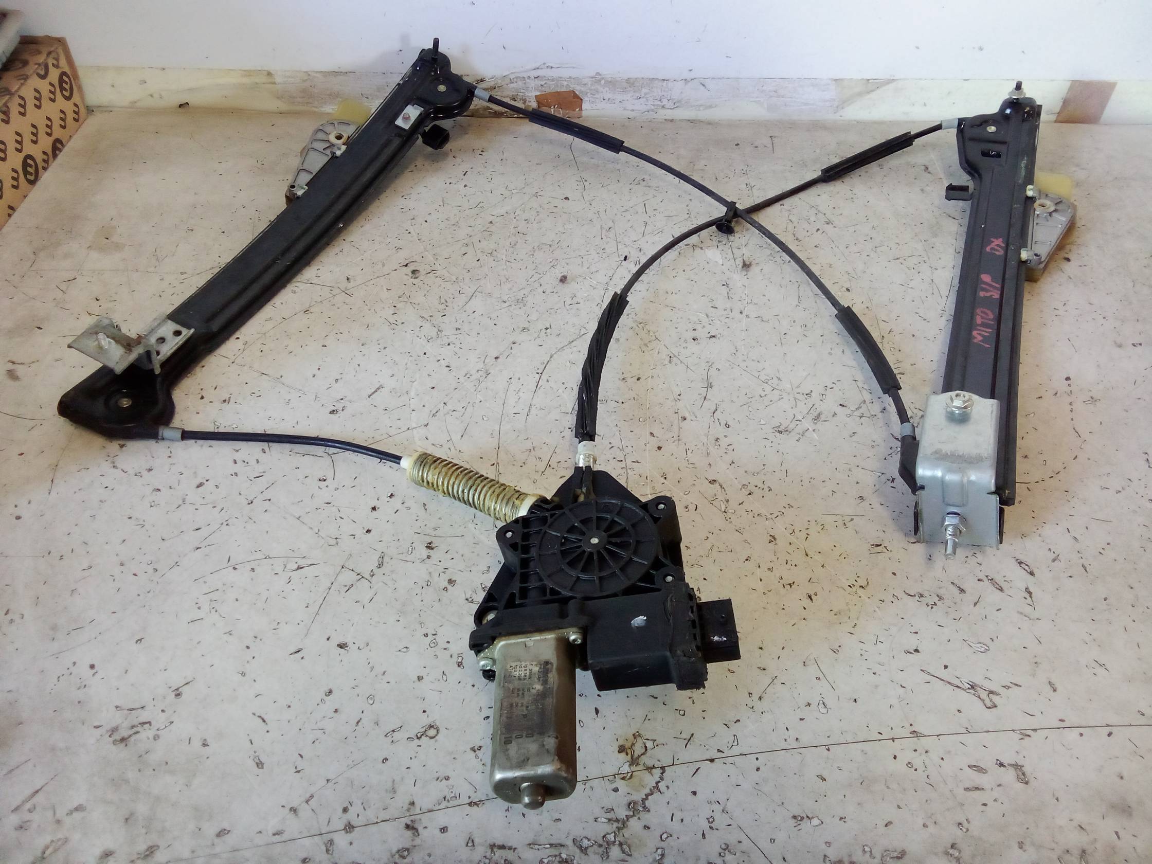 Alzacristallo elettr. porta ant. dx.