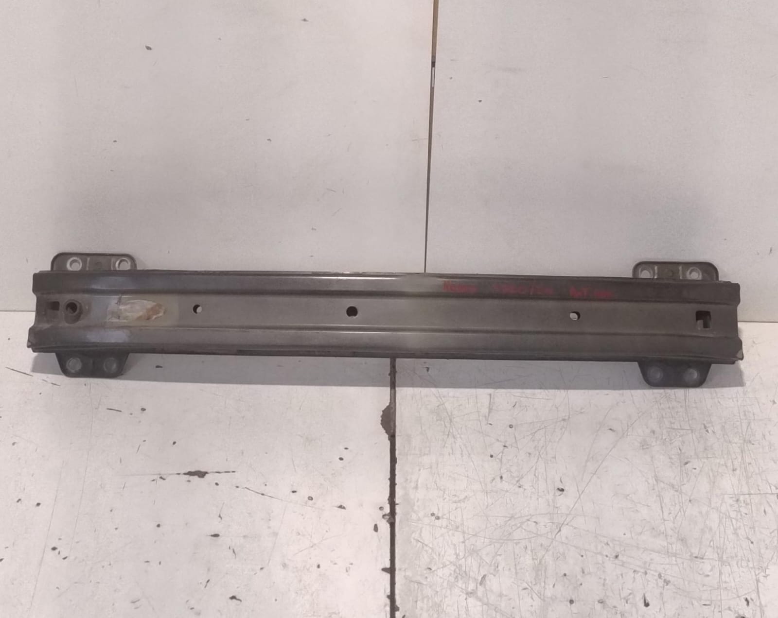 Traversa paraurti ant.