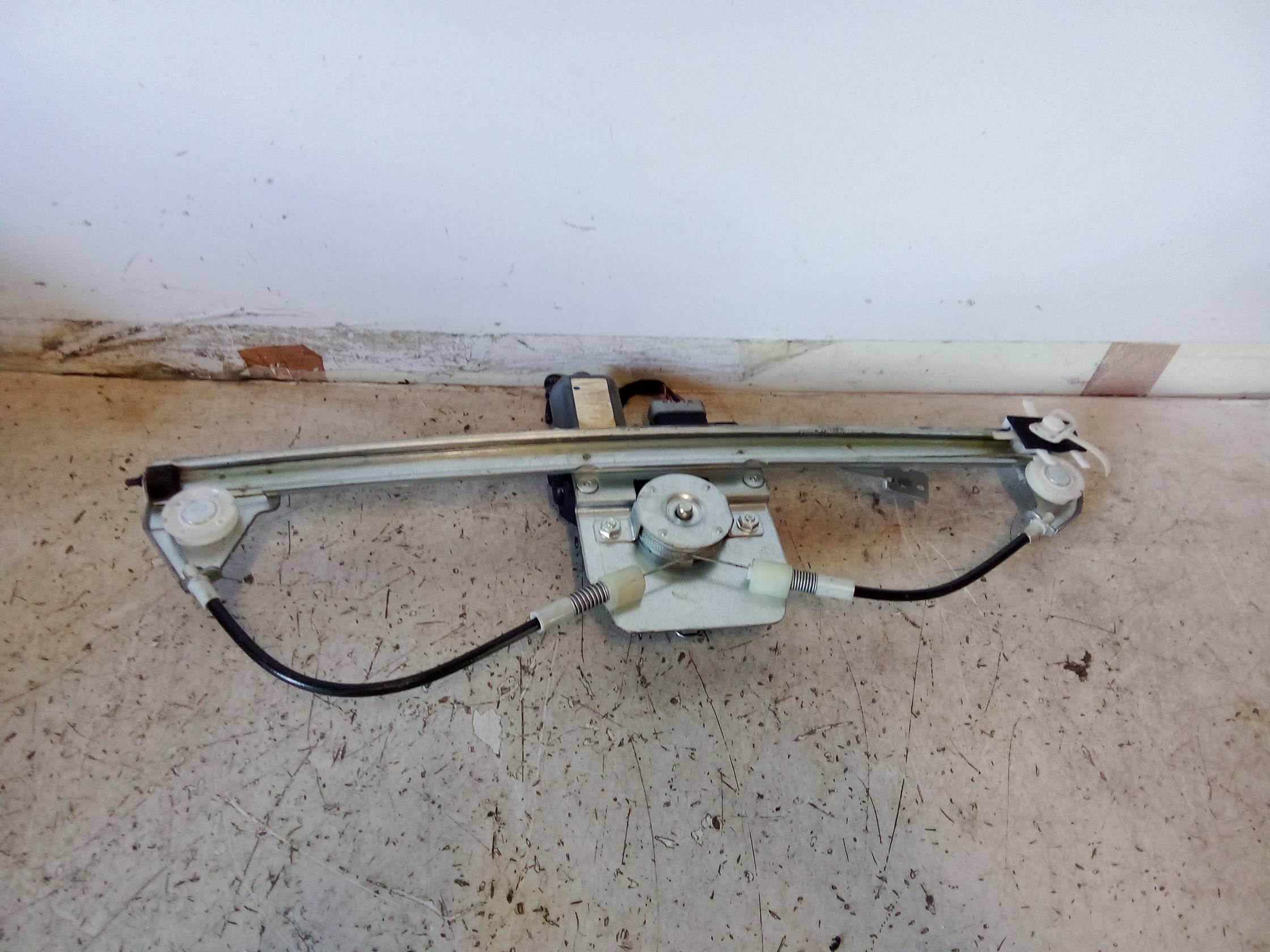 Alzacristallo elettr. porta ant. dx.