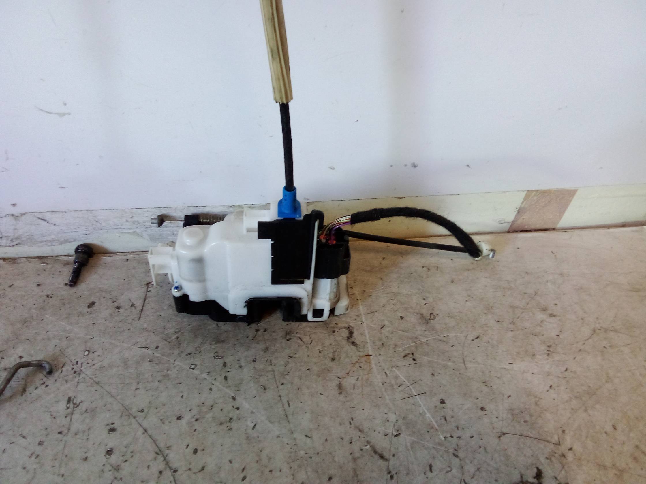 Serratura porta ant. dx.