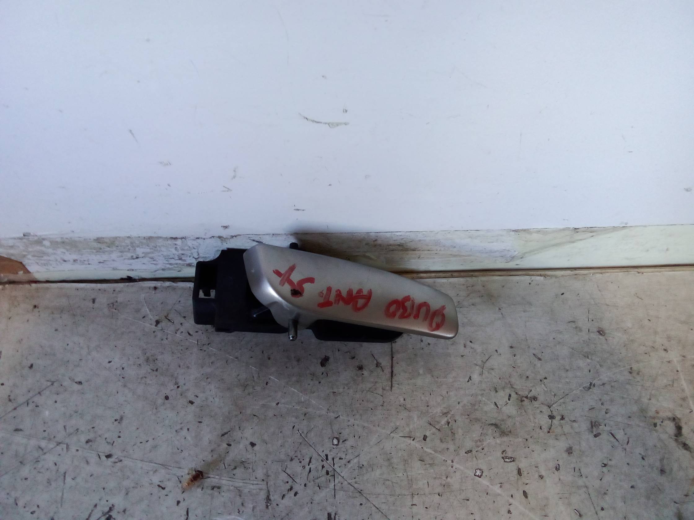 Maniglia int. apertura  porta ant. sx.