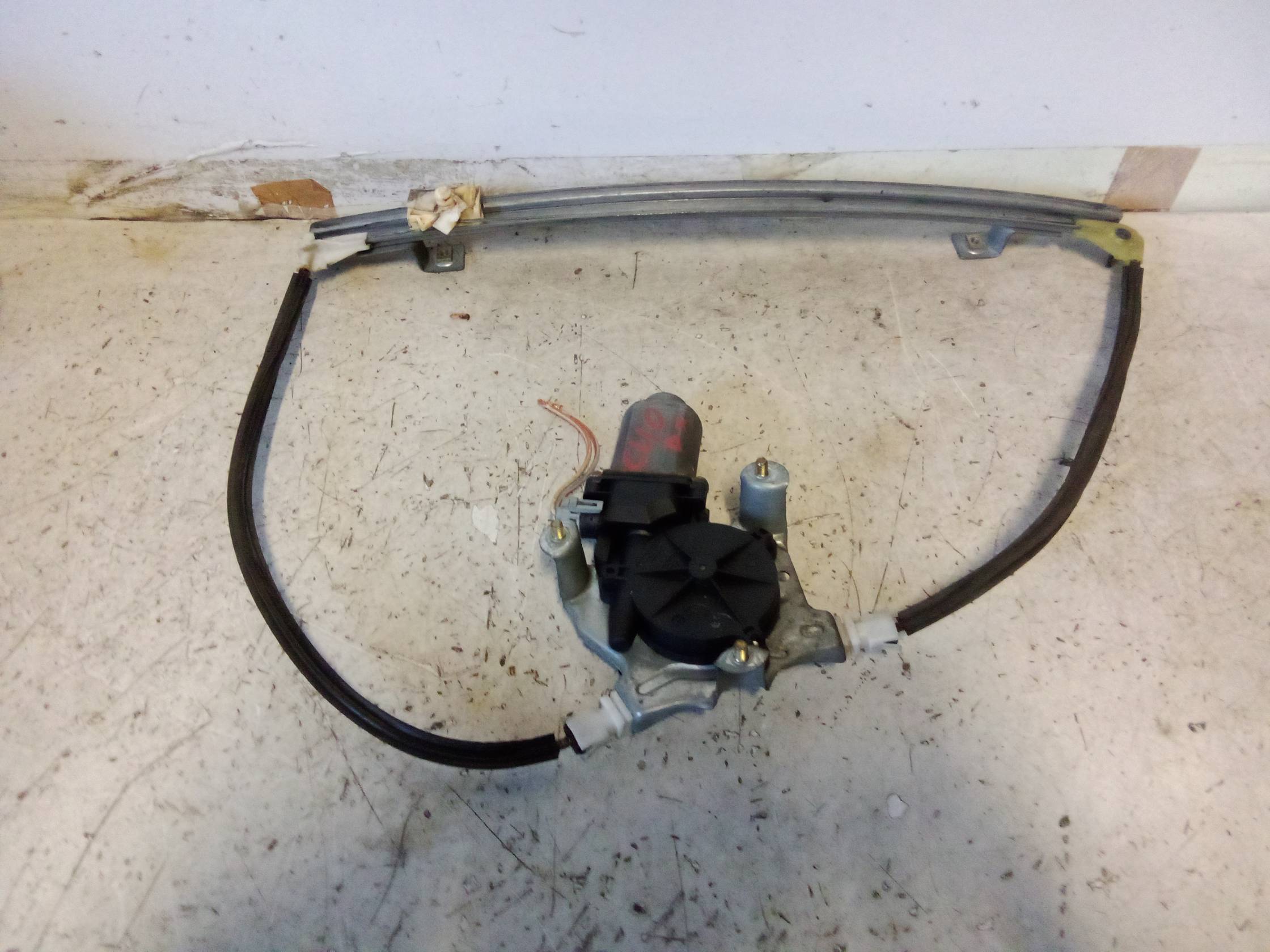 Alzacristallo elettr. porta ant. con motorino dx.