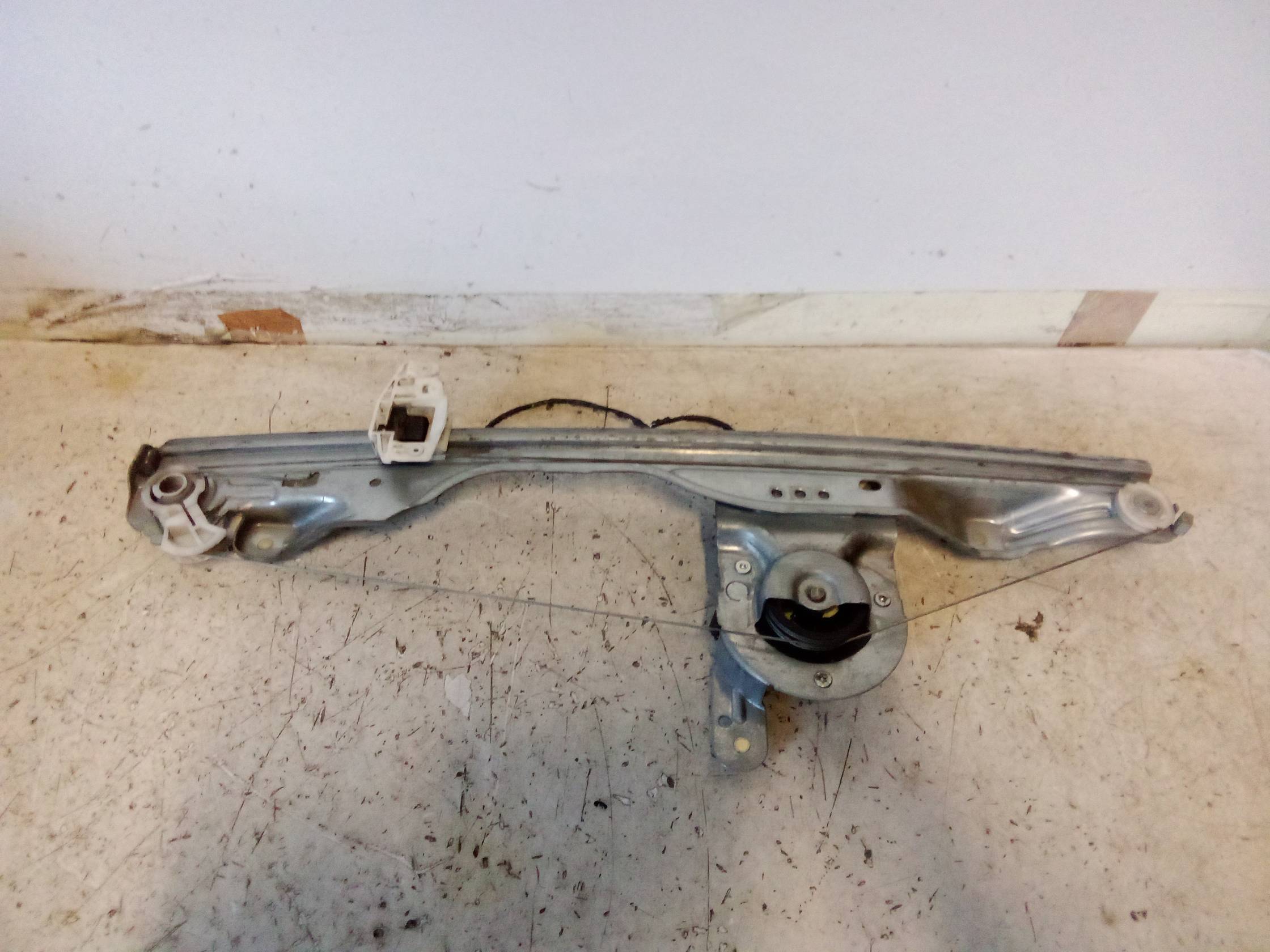 Alzacristallo elettr. porta ant. dx.