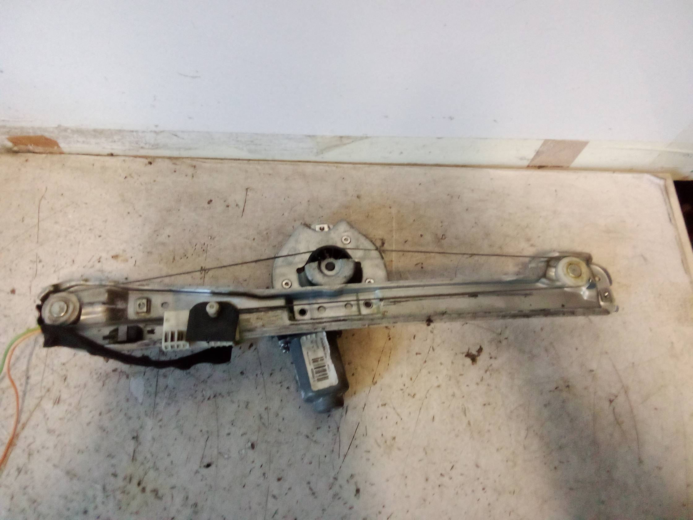 Alzacristallo elettr. porta ant. sx.