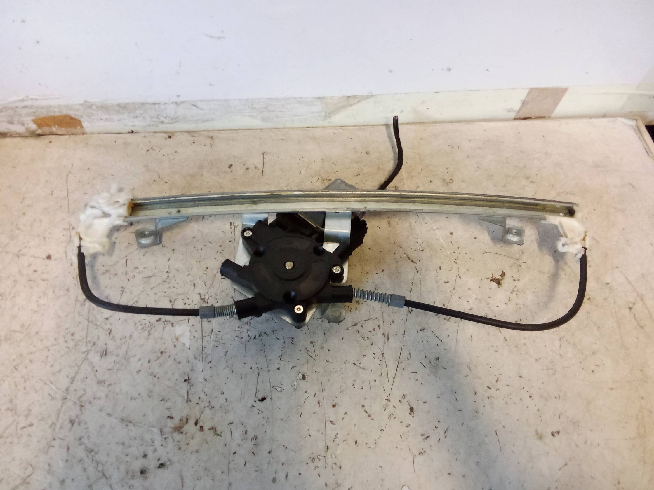 Alzacristallo elettr. porta ant. sx.