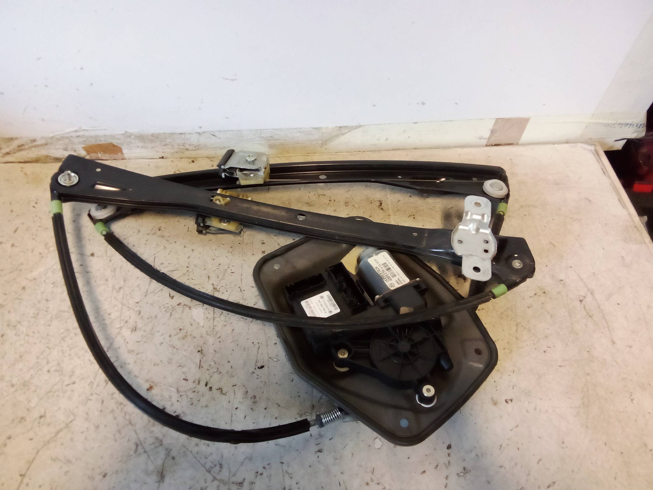 Alzacristallo elettr. porta ant. dx.