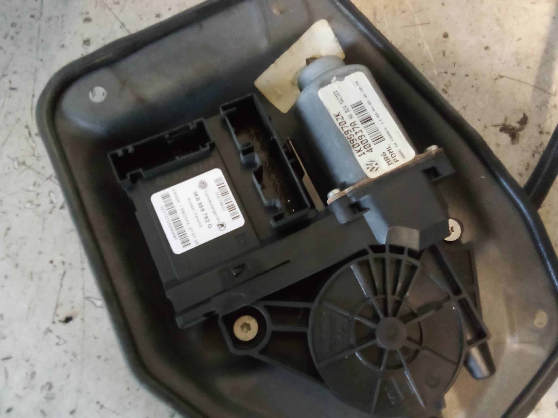 Alzacristallo elettr. porta ant. dx.