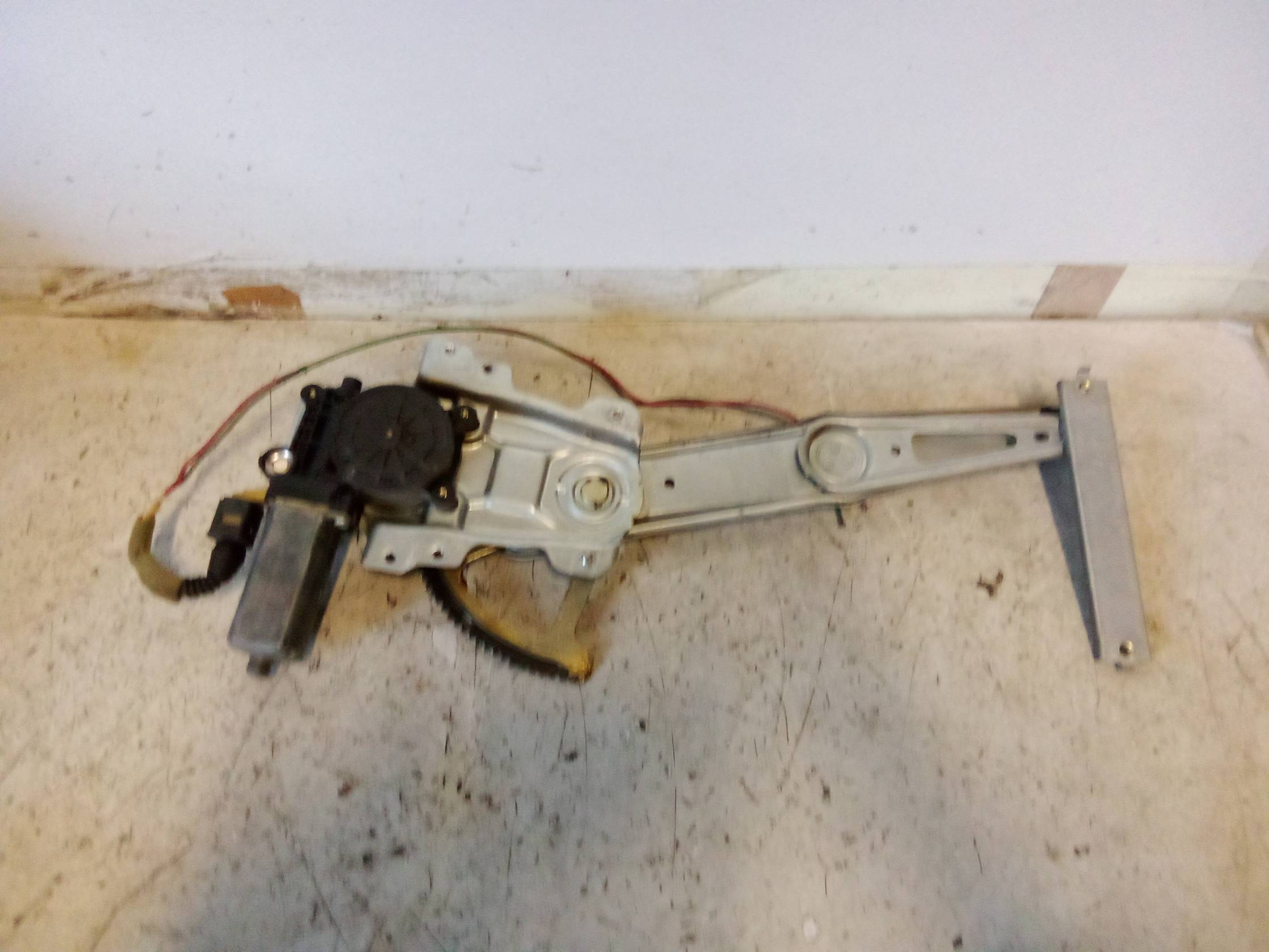 Alzacristallo elettr. porta ant. sx.