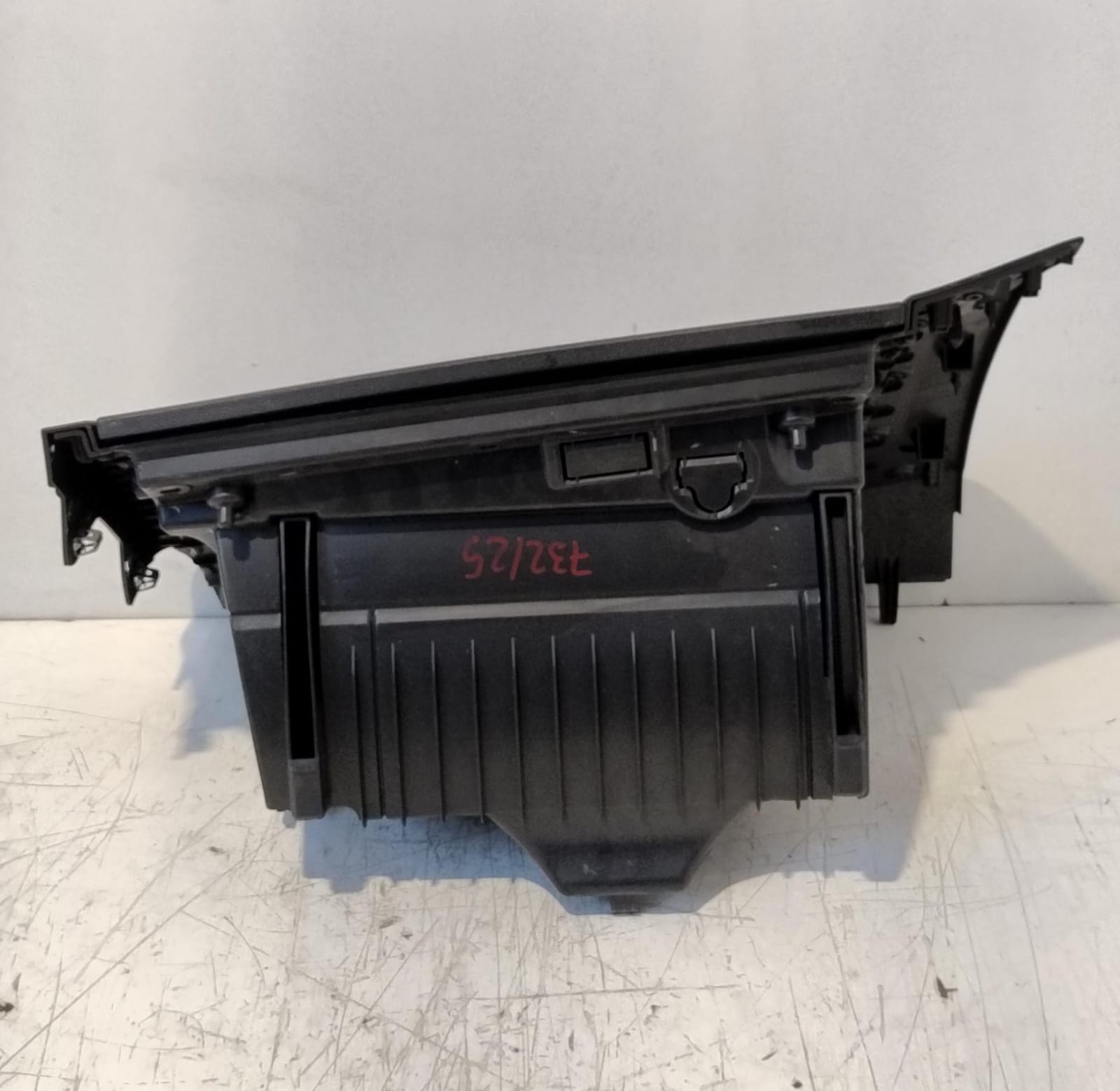 Cassetto vano portaoggetti