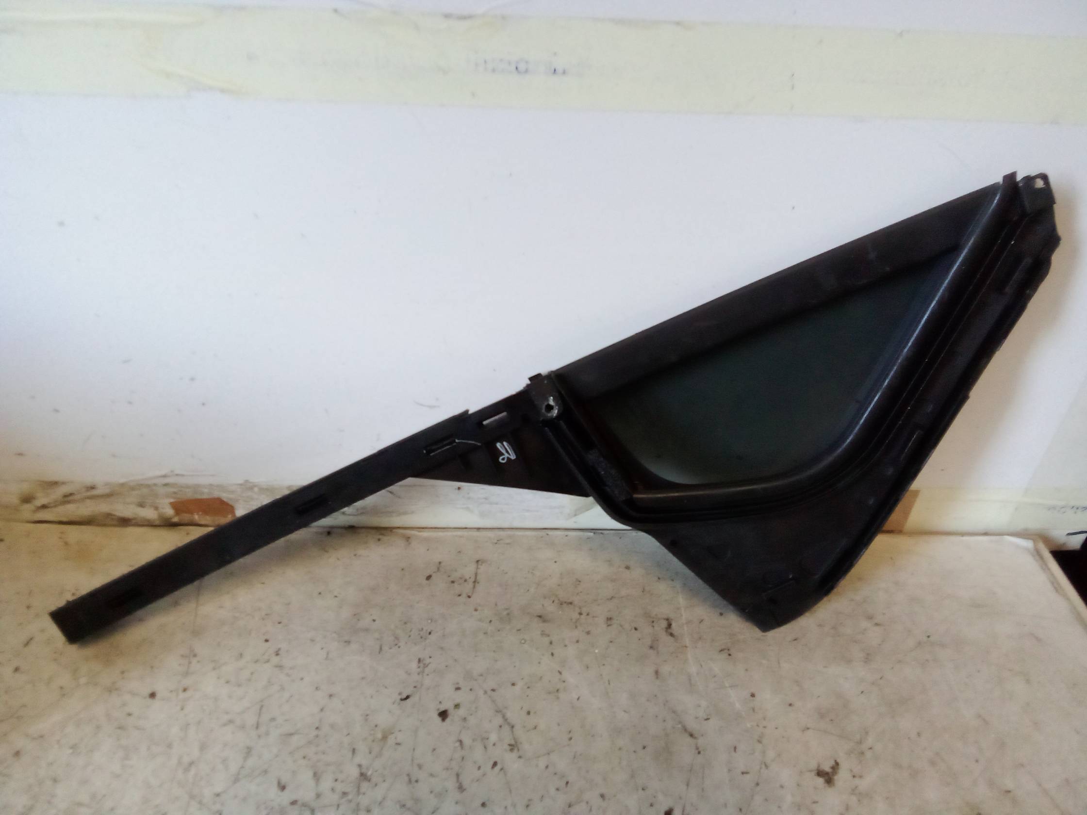 Fisso porta post. dx.