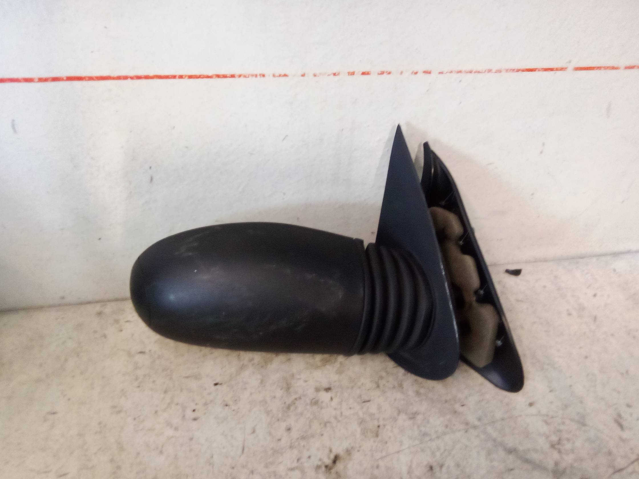 Retrovisore est. dx.