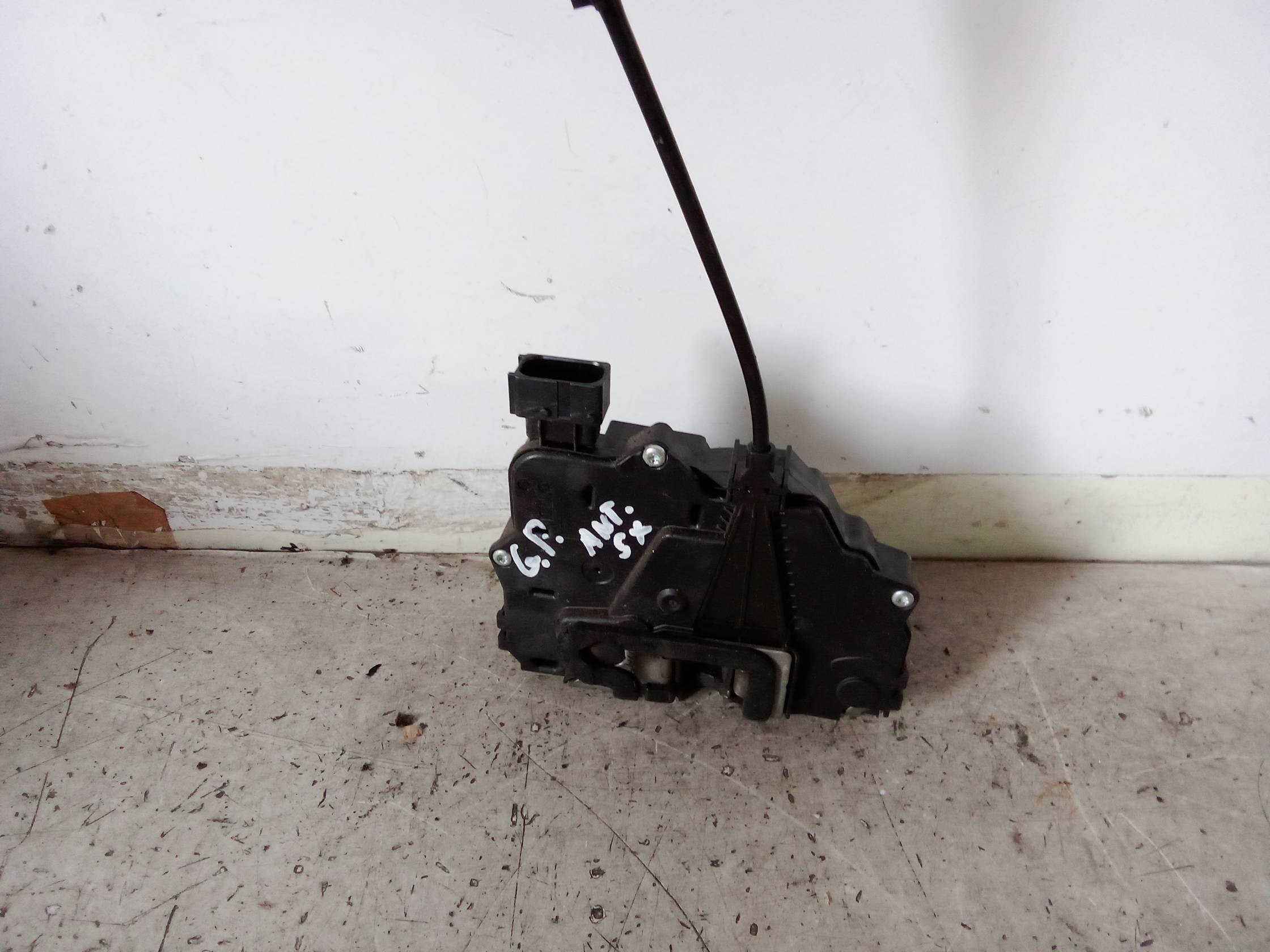 Serratura chiusura c.zta porta ant. sx. Serratura chiusura c.zta porta ant. sx.