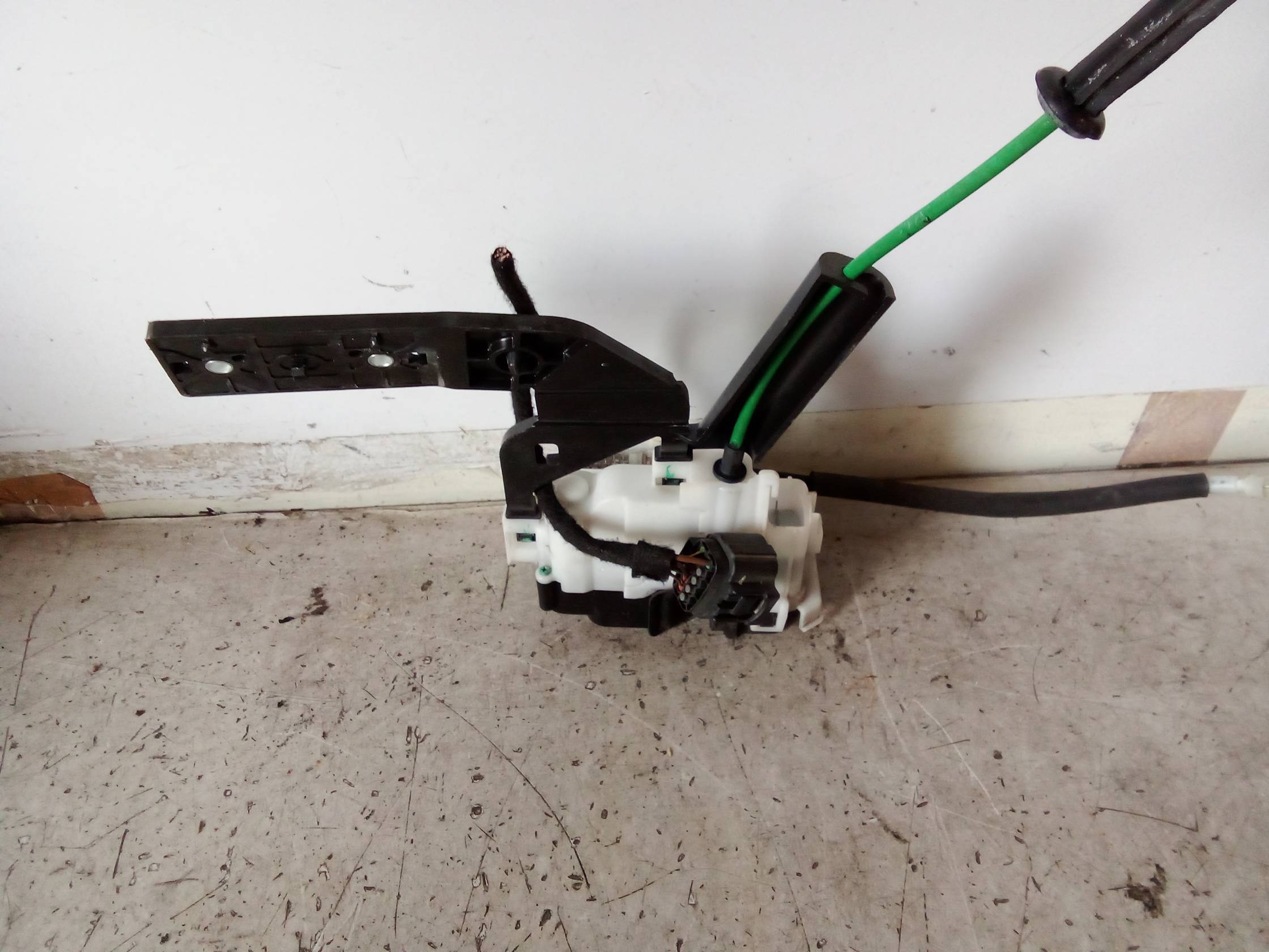 Serratura porta ant. dx.