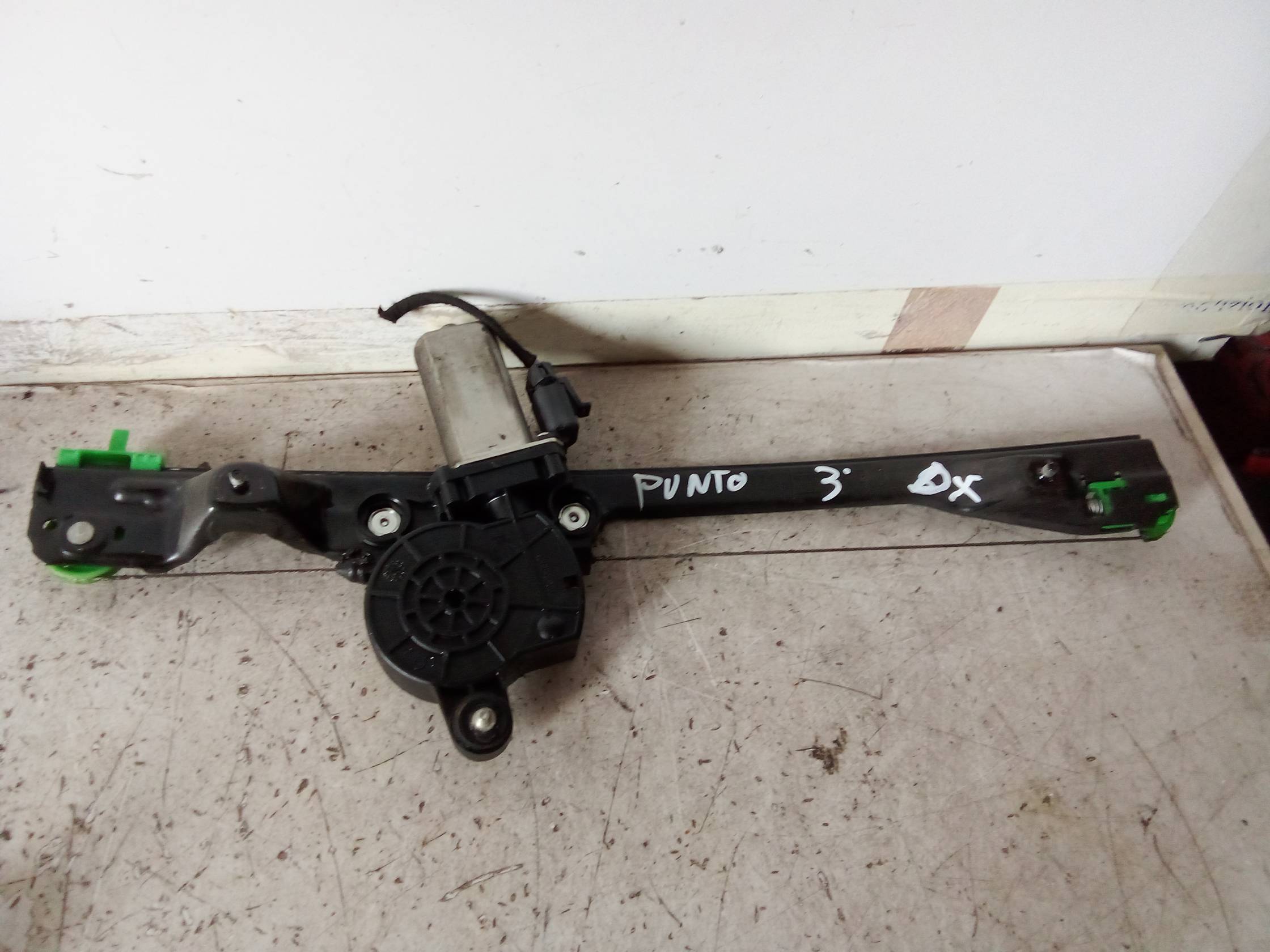 Alzacristallo elettr. porta ant. dx. Alzacristallo elettr. porta ant. dx.