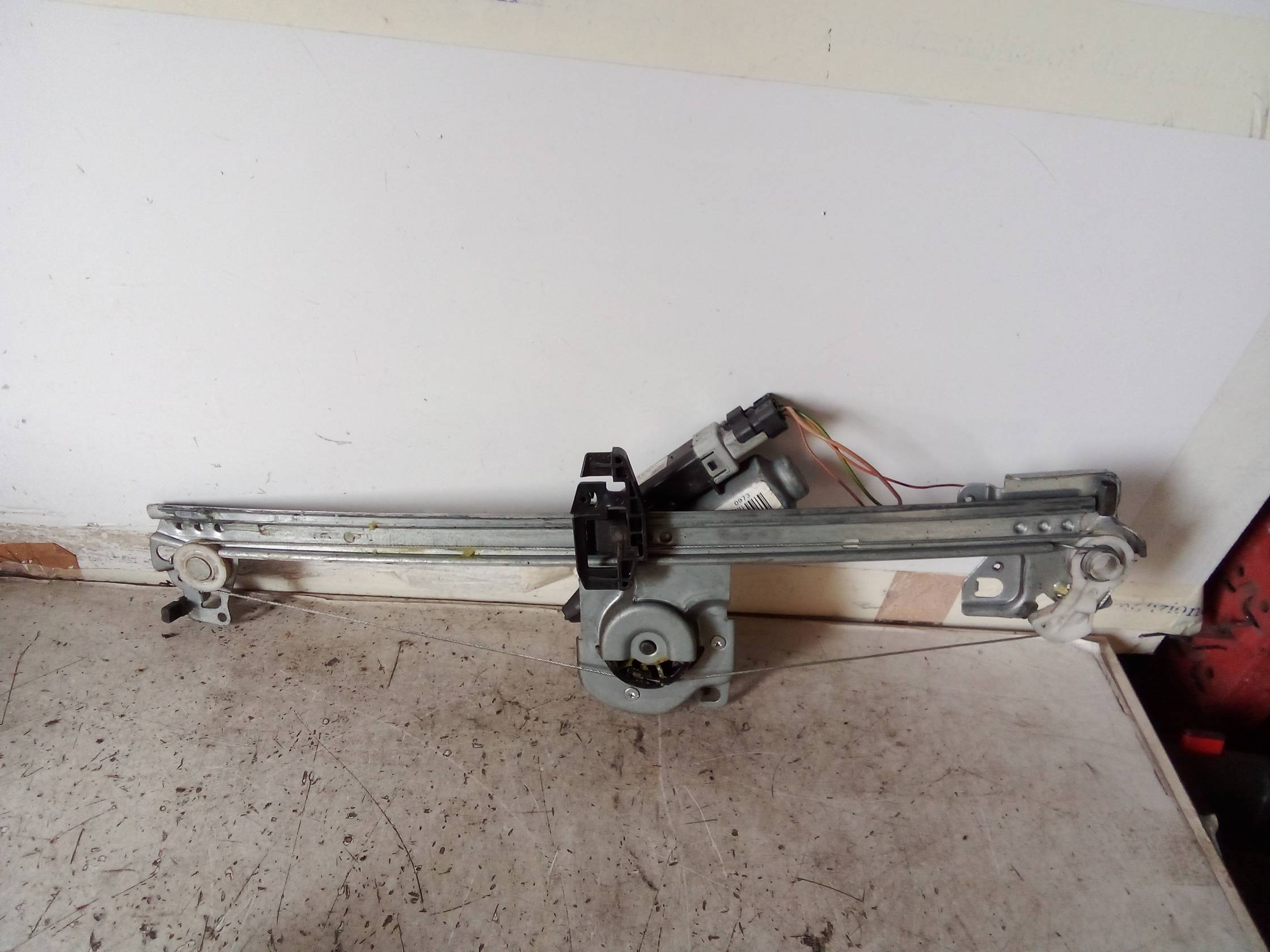 Alzacristallo elettr. porta ant. sx.