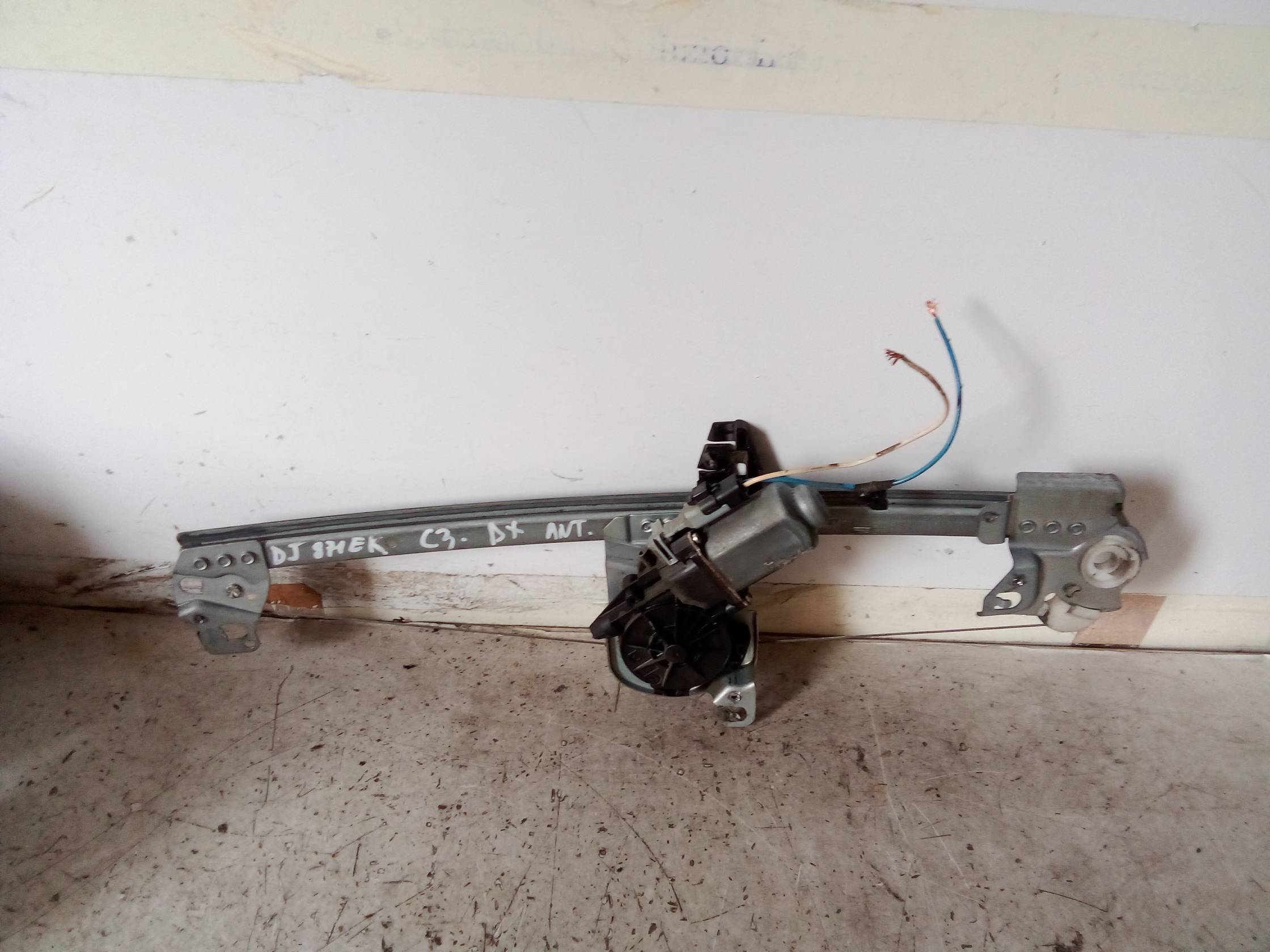 Alzacristallo elettr. porta ant. dx.