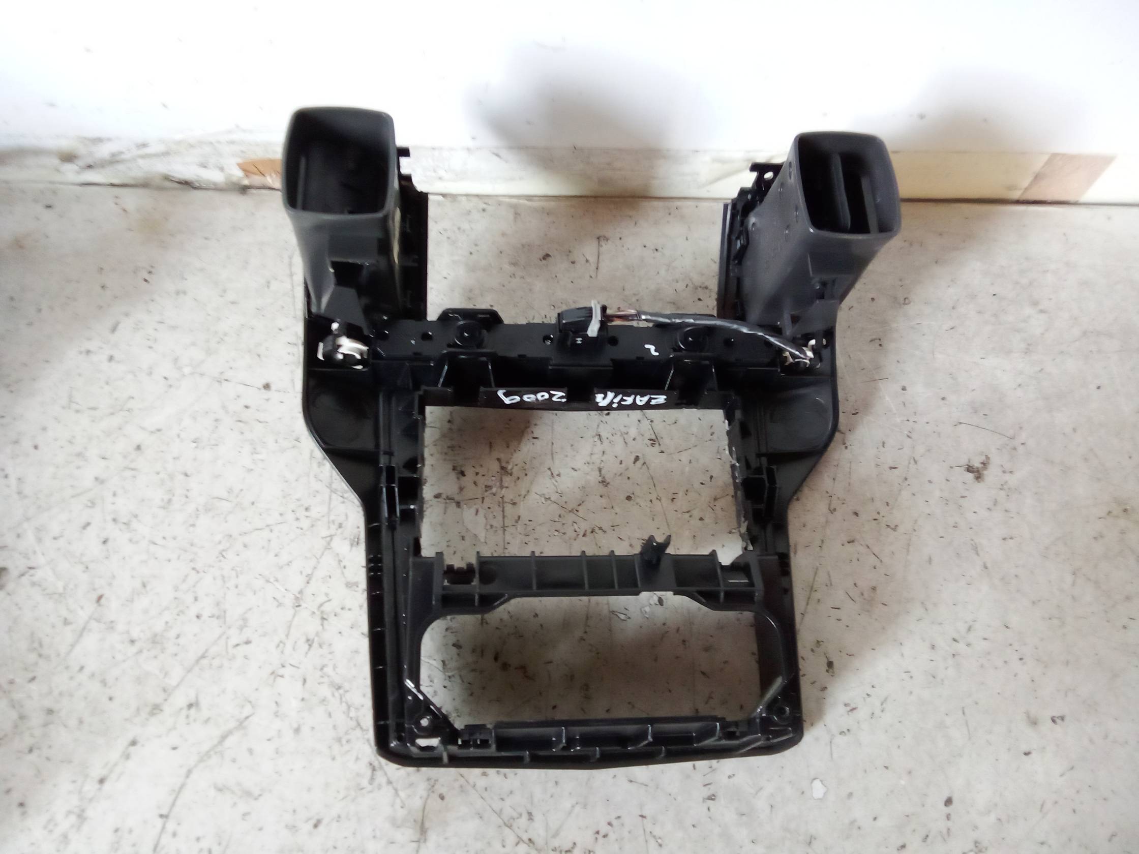 Bocchetta aria centr. cruscotto sx.