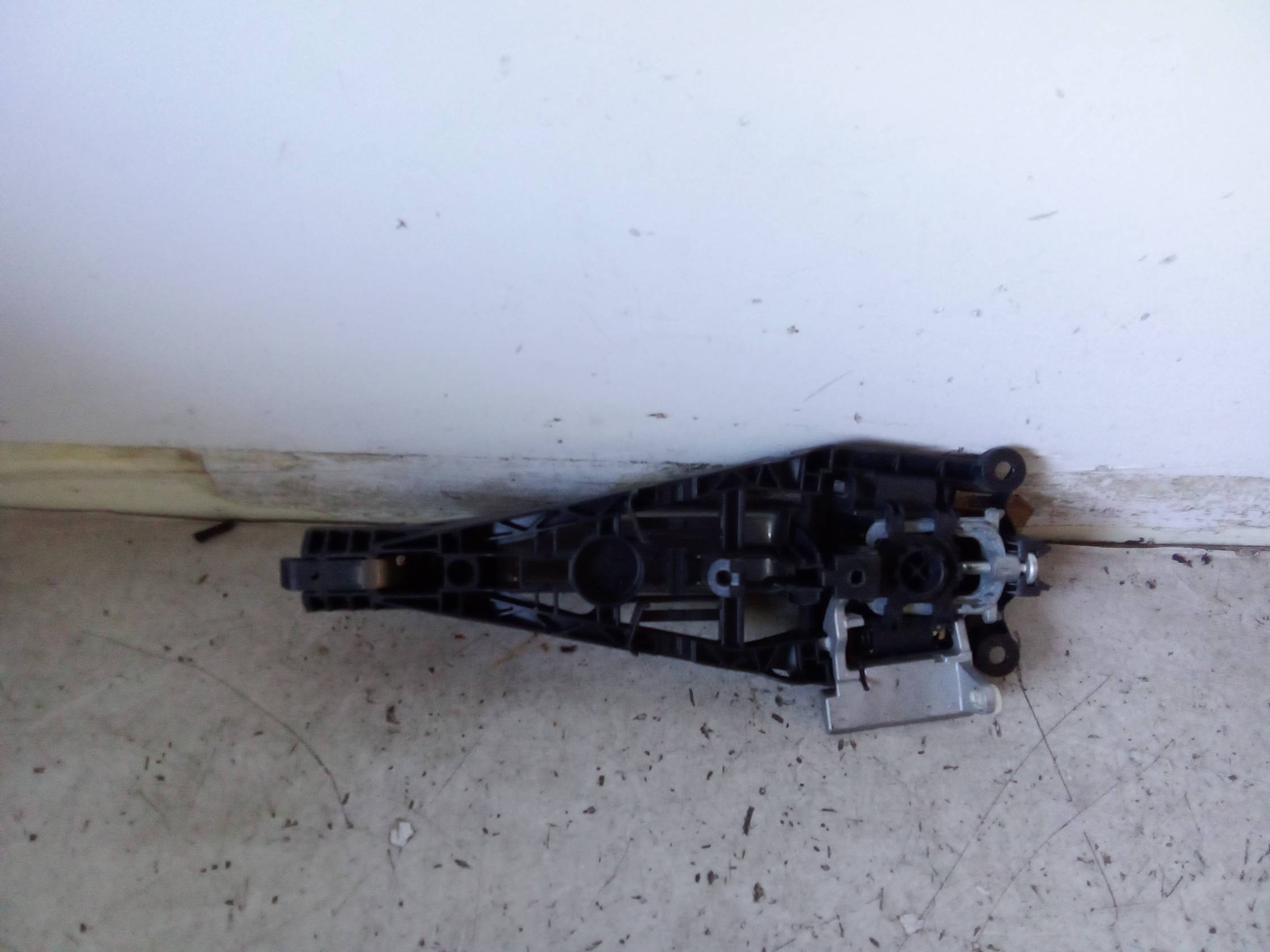 Maniglia porta post. sx. Maniglia porta post. sx.