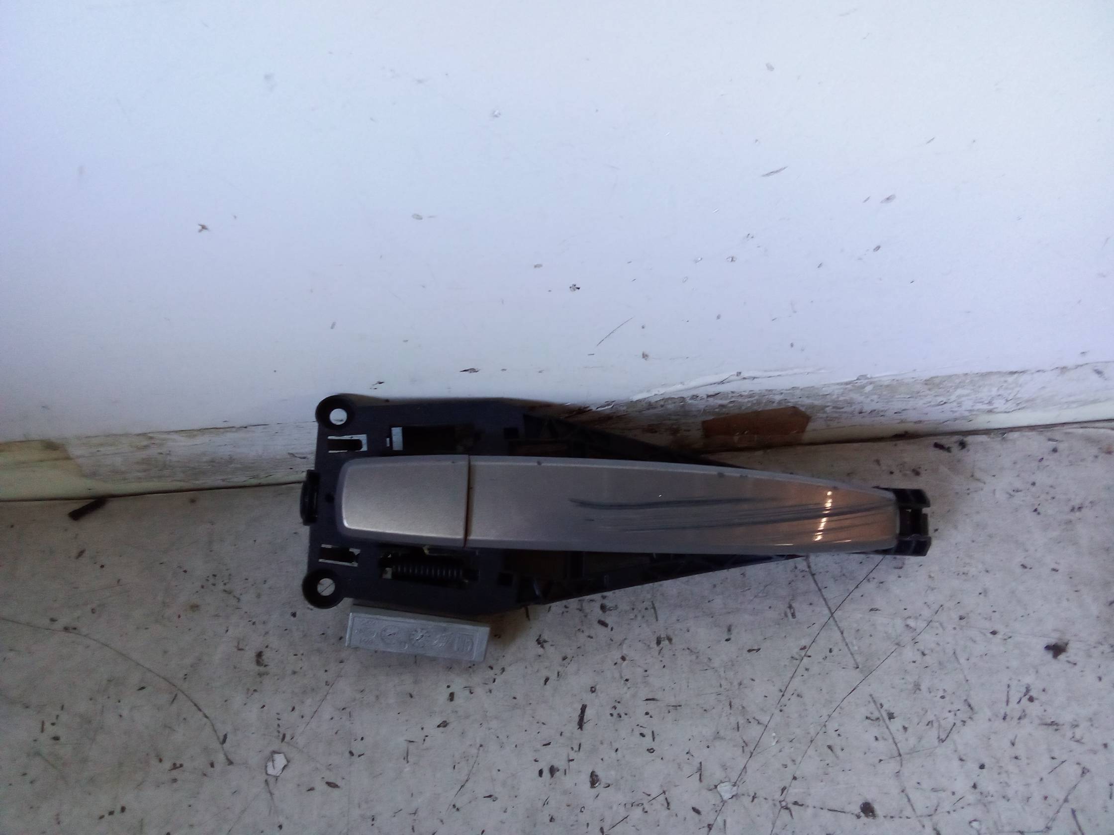 Maniglia porta post. sx. Maniglia porta post. sx.