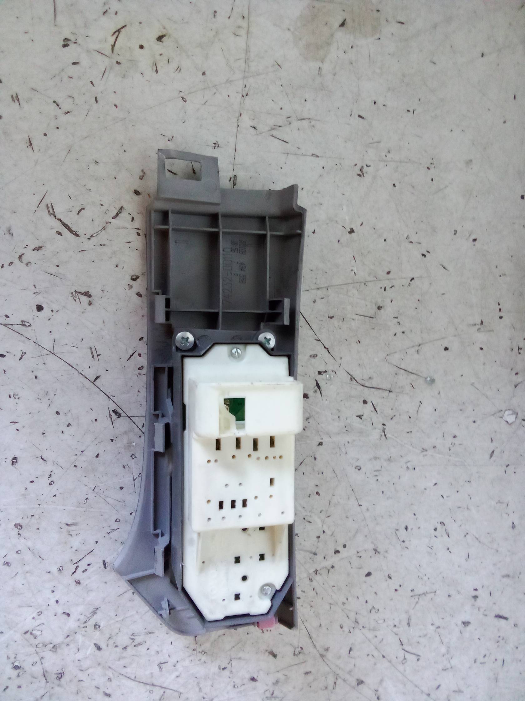 Interruttore alzacristalli porta ant.