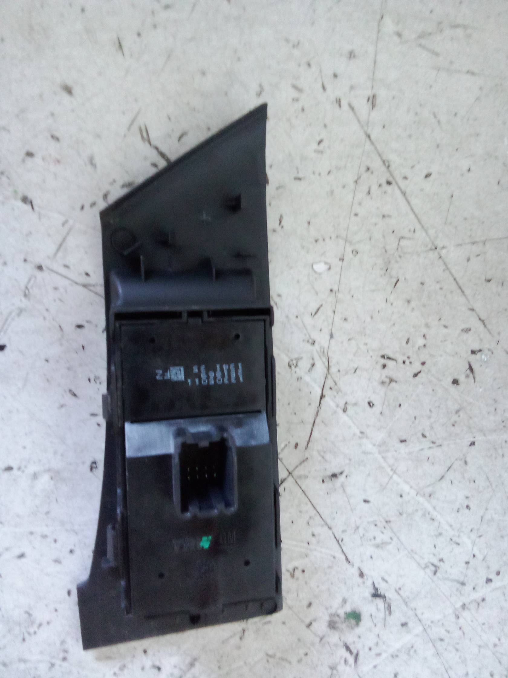 Interruttore alzacristalli porta ant. Interruttore alzacristalli porta ant.