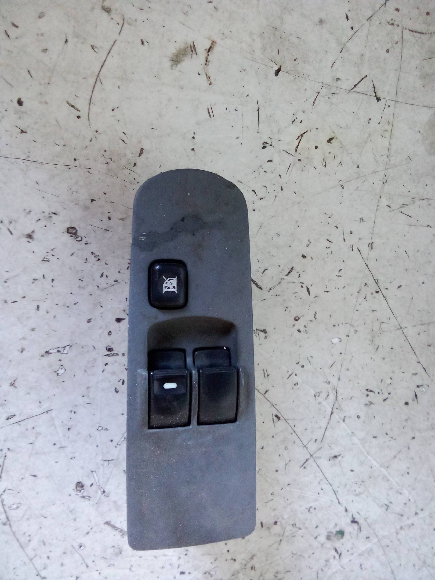 Interruttore alzacristalli porta ant. Interruttore alzacristalli porta ant.