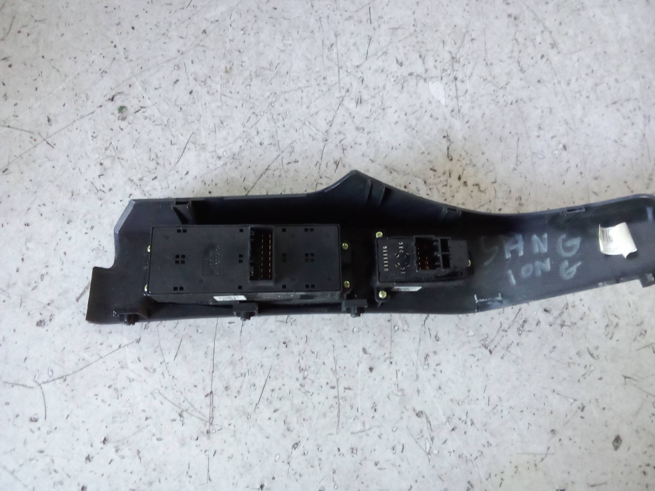 Interruttore alzacristalli porta ant.