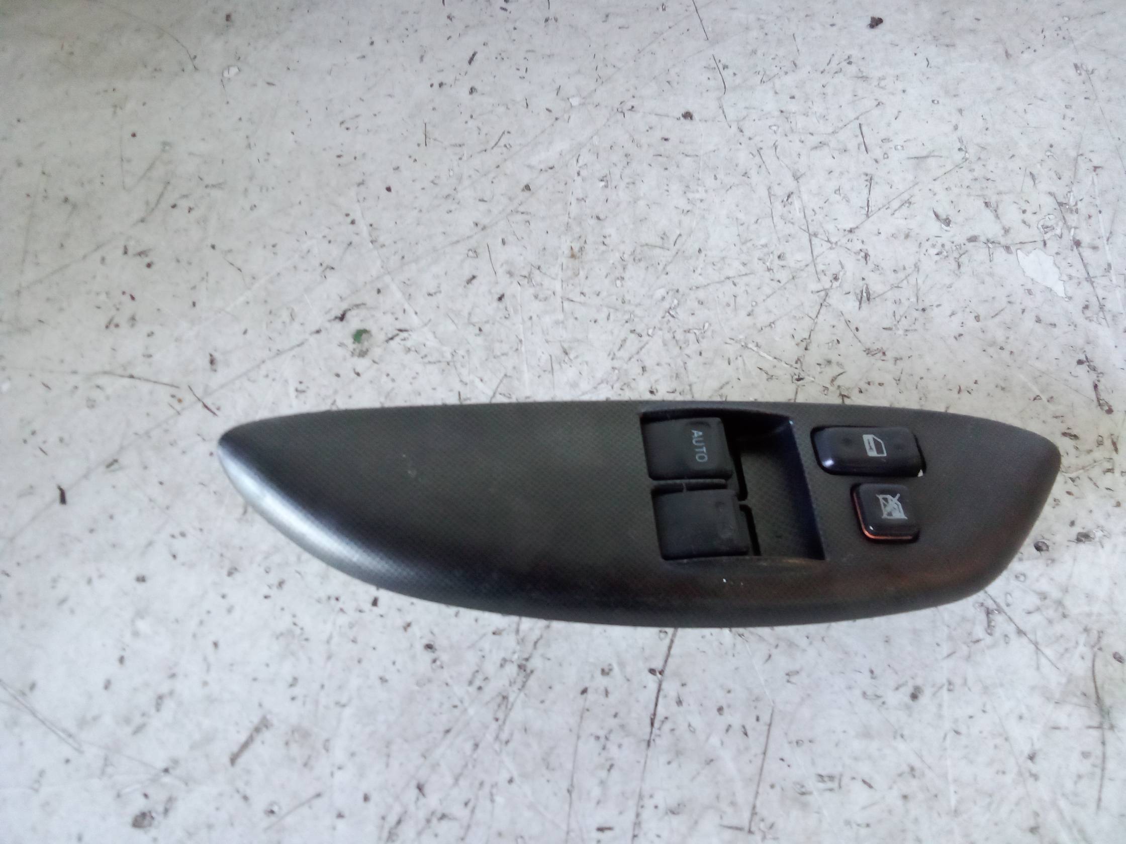 Interruttore alzacristalli porta ant. sx.