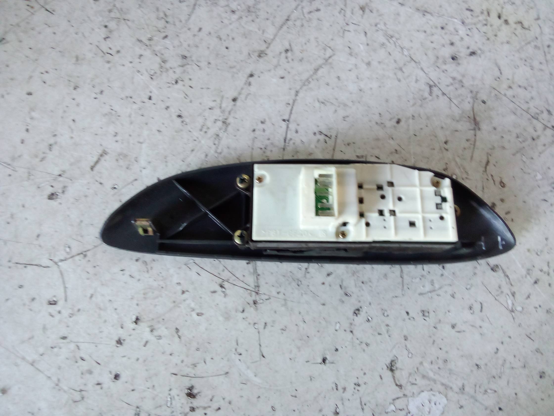 Interruttore alzacristalli porta ant. sx.