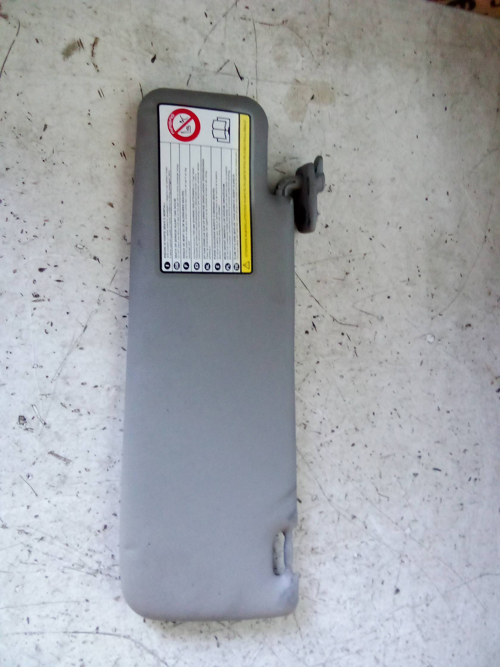 Aletta parasole parabrezza dx.