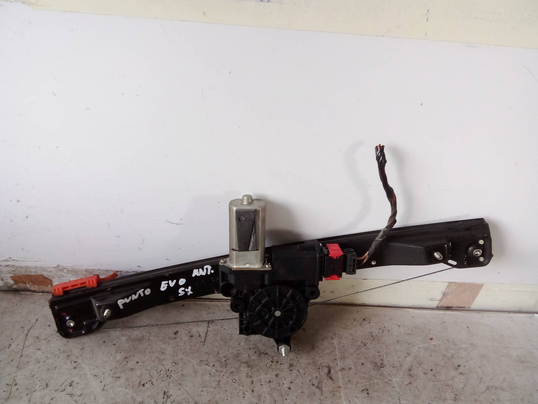 Alzacristallo elettr. porta ant. sx.